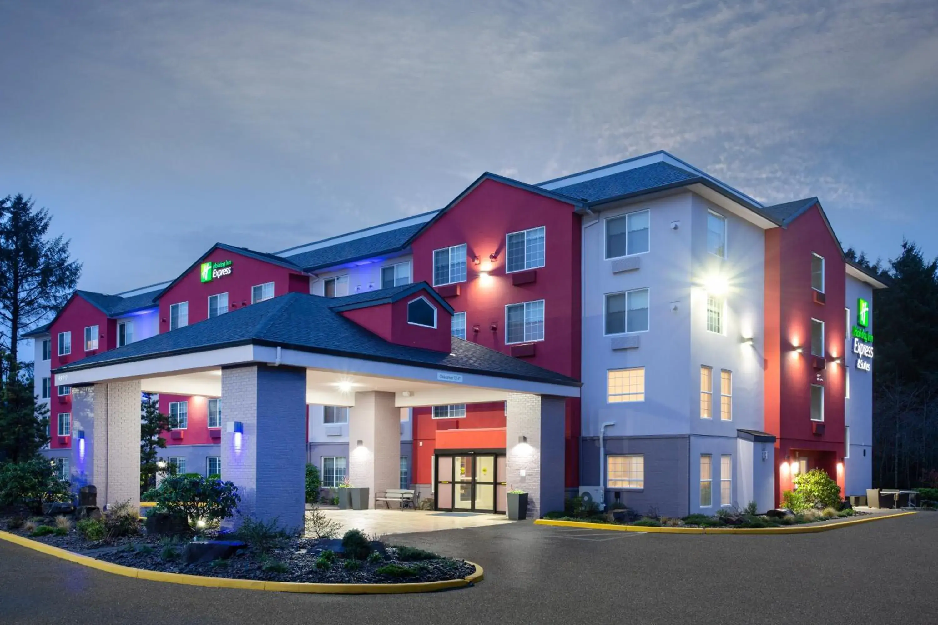 Property building in Holiday Inn Express & Suites Lincoln City by IHG Property building in Holiday Inn Express & Suites Lincoln City by IHG