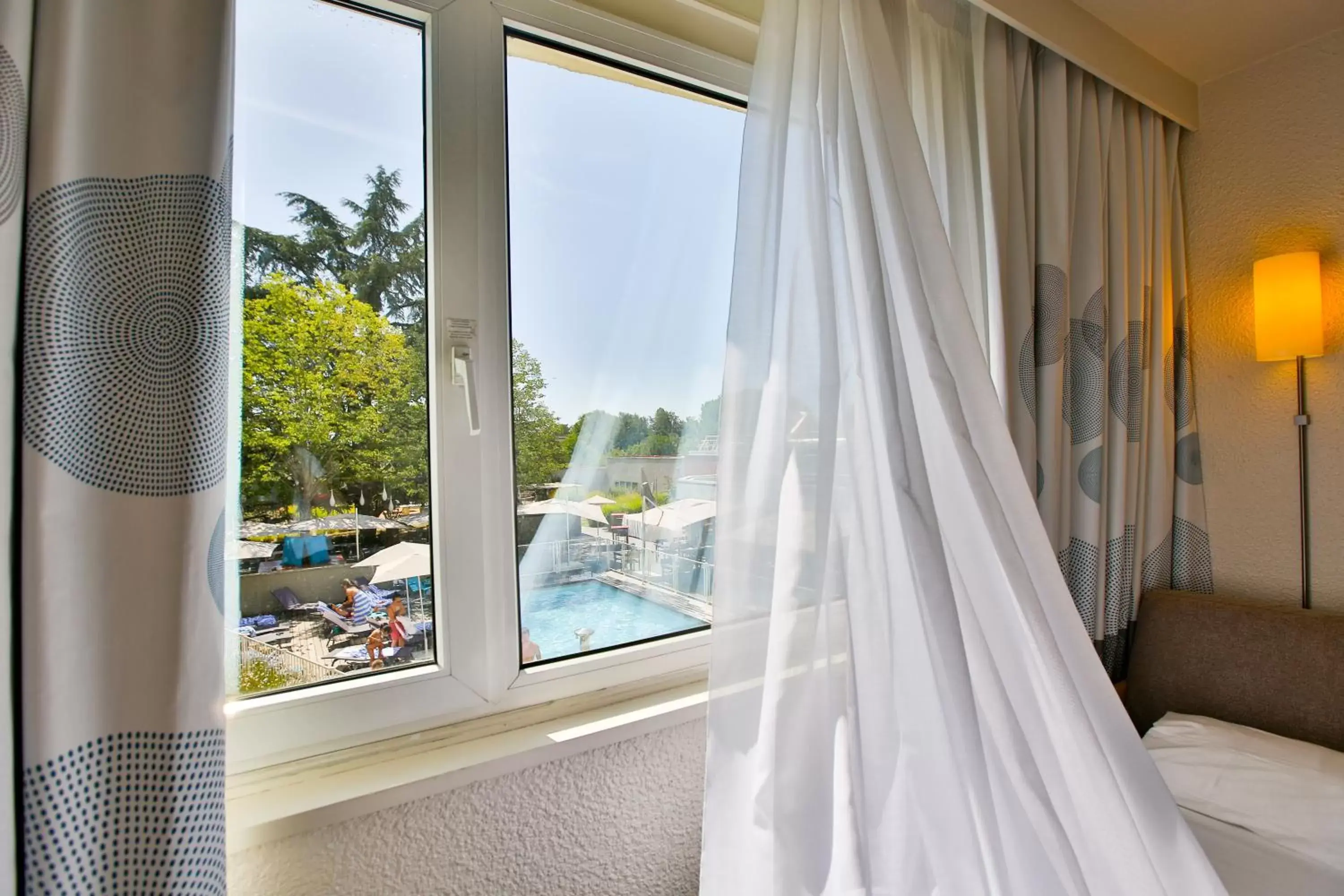 Pool View in Novotel Toulouse Purpan Aéroport