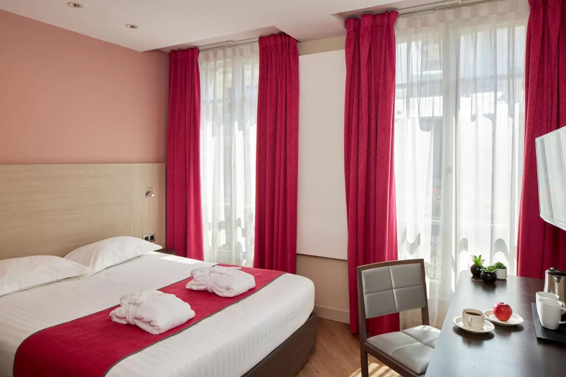 Superior Room in Hôtel de Sévigné