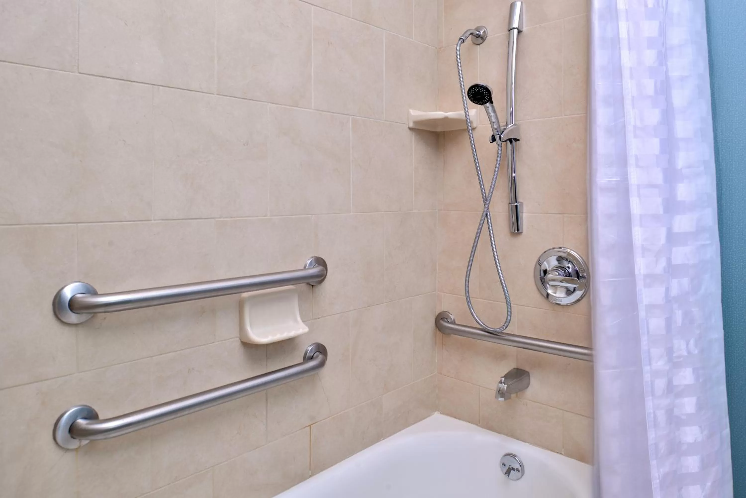 King Room with Sofa Bed and Roll-In Shower - Disability Access in Hyatt Place Garden City