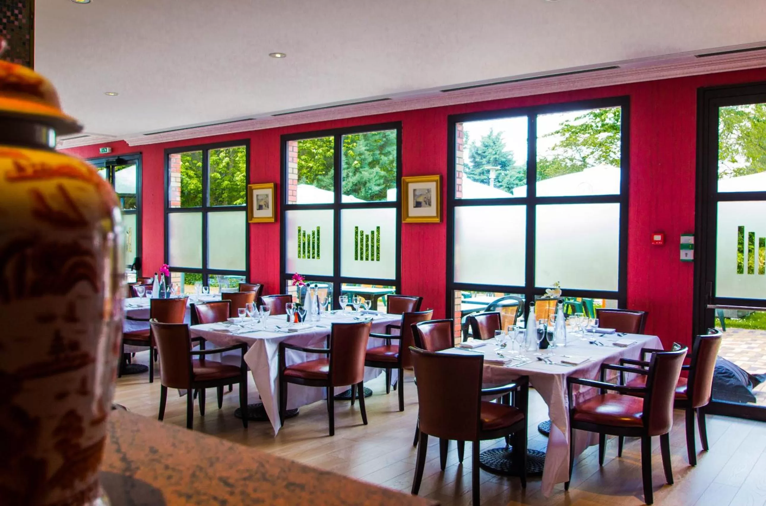 Restaurant/places to eat in Millennium Hotel Paris Charles De Gaulle