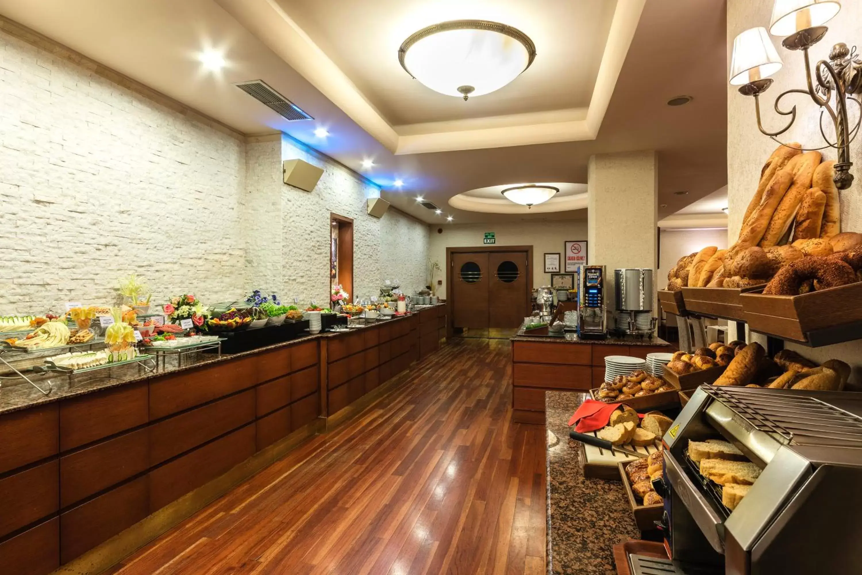 Food and drinks in Grand Yavuz Hotel Sultanahmet