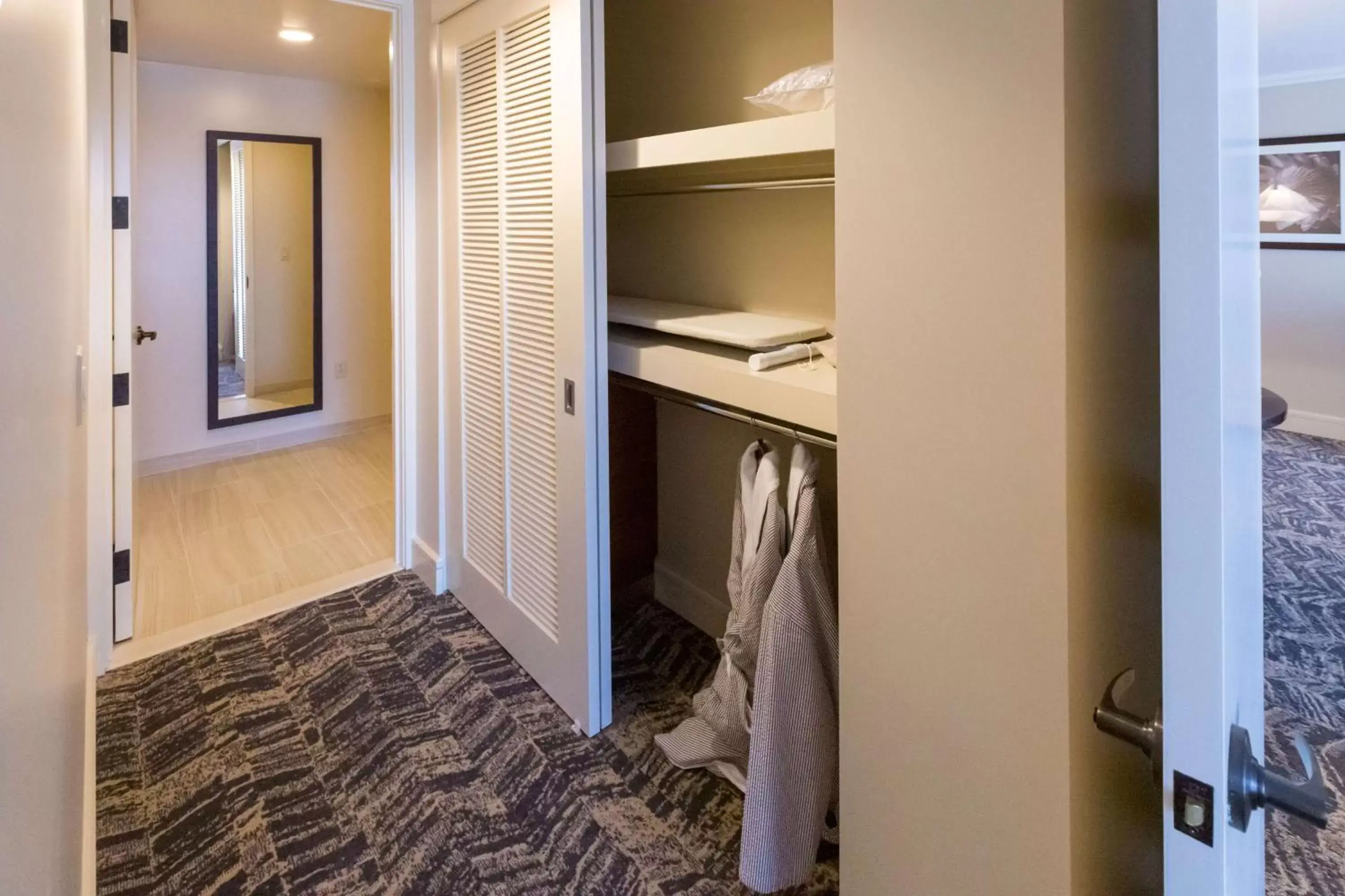 Photo of the whole room, TV/Entertainment Center in Hilton Waikoloa Village