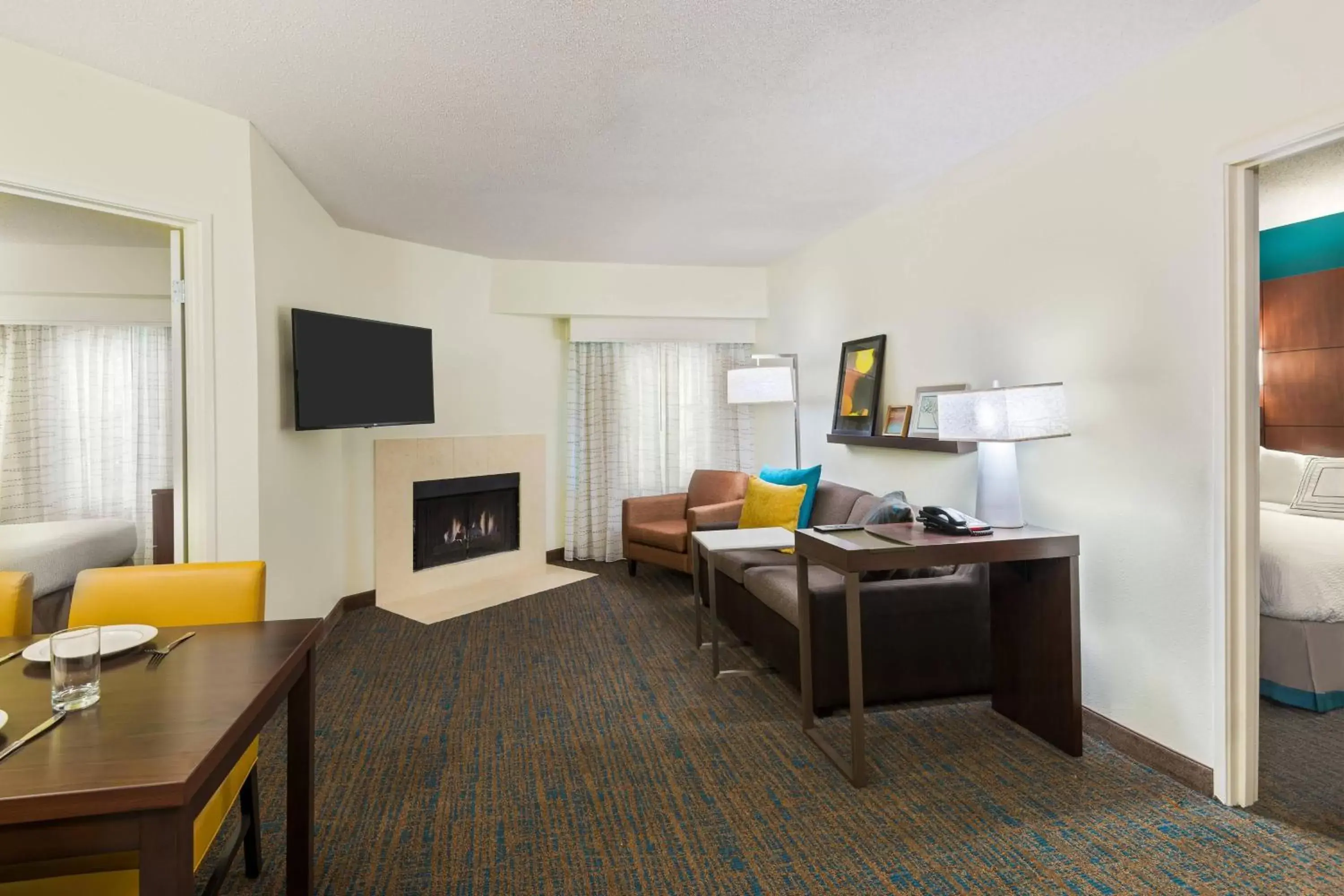 Bedroom, Seating Area in Residence Inn Savannah Midtown