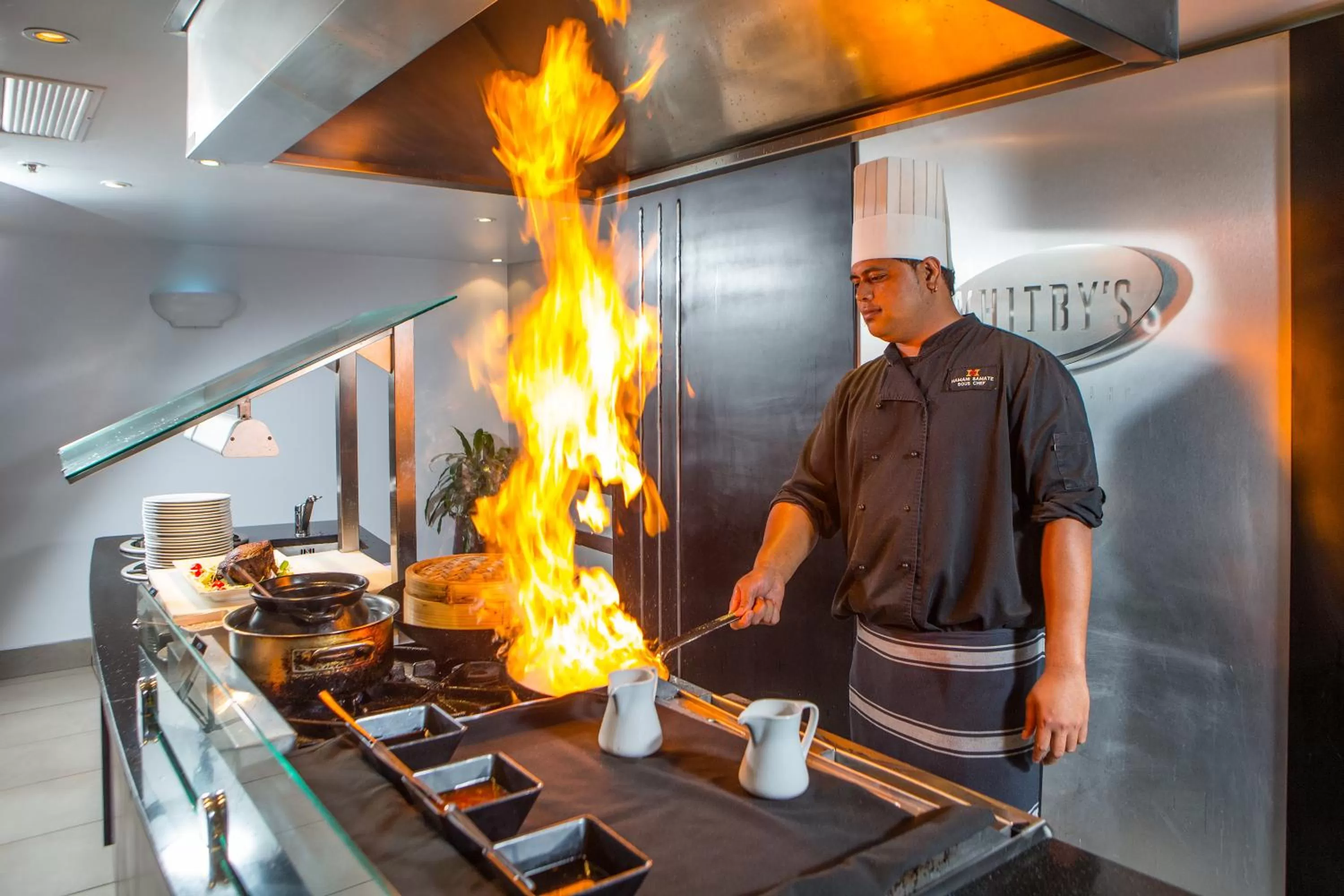 Restaurant/places to eat in James Cook Hotel Grand Chancellor