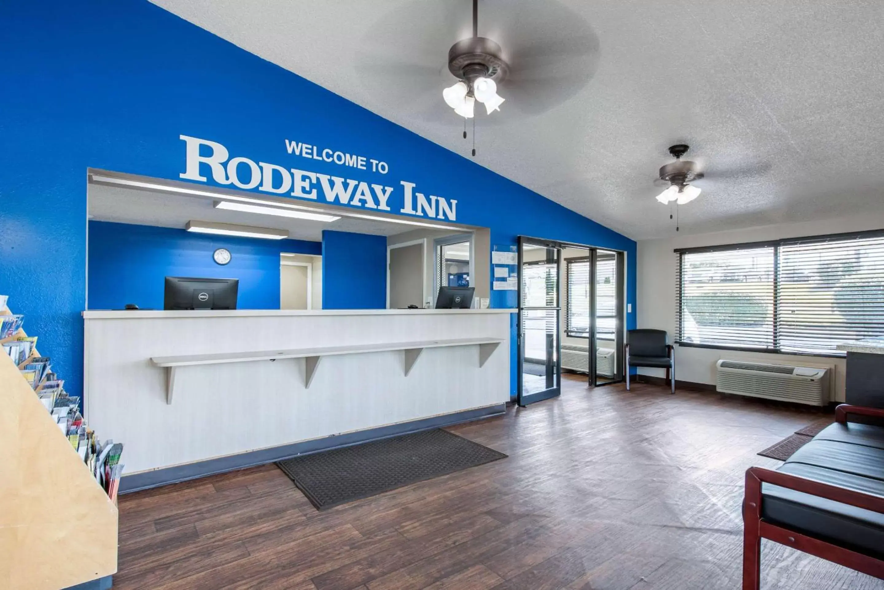 Lobby or reception, Lobby/Reception in Rodeway Inn Sharonville
