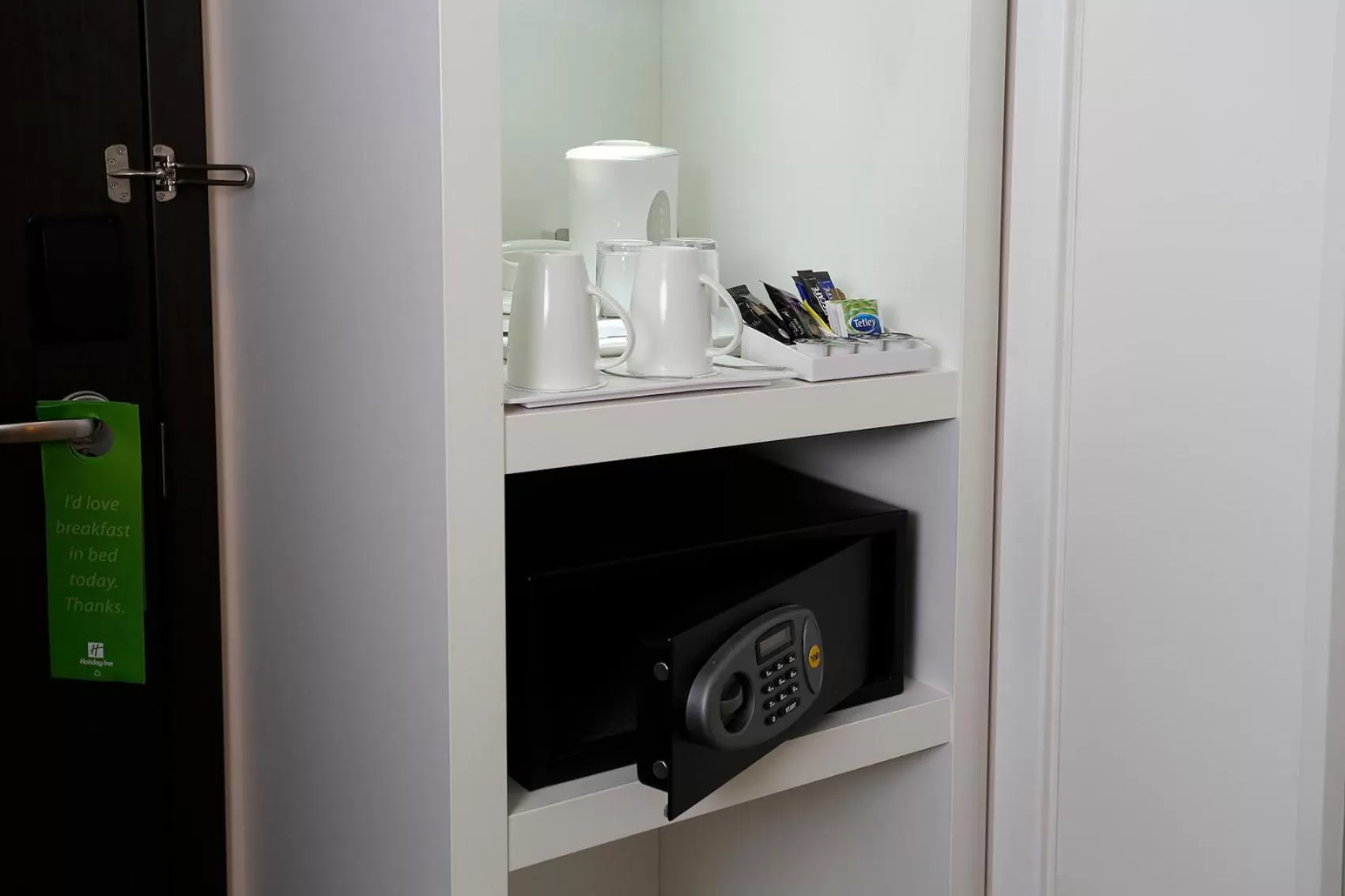 Coffee/tea facilities in Holiday Inn Southend by IHG