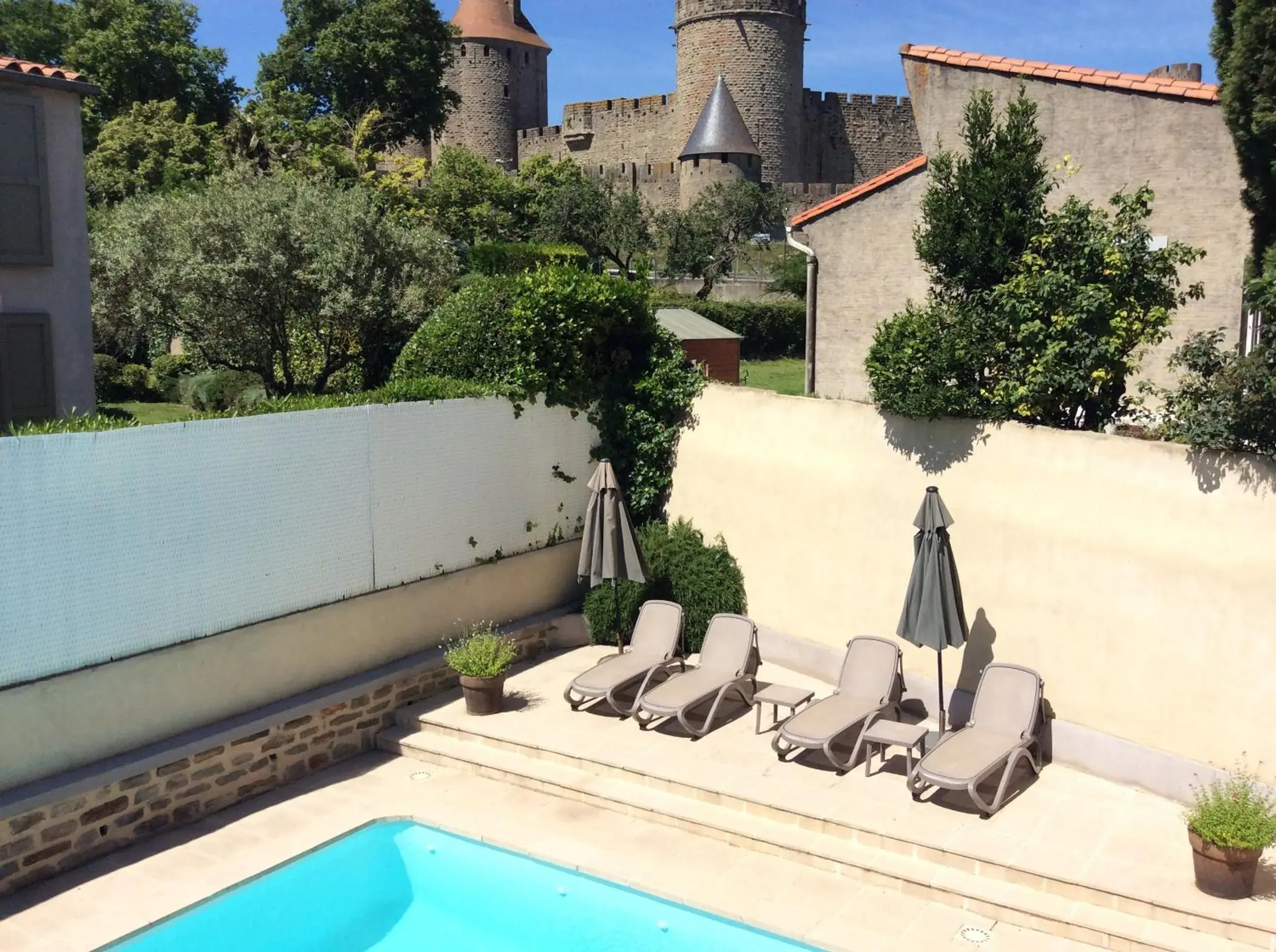 Landmark view, Pool View in Hotel l'Aragon