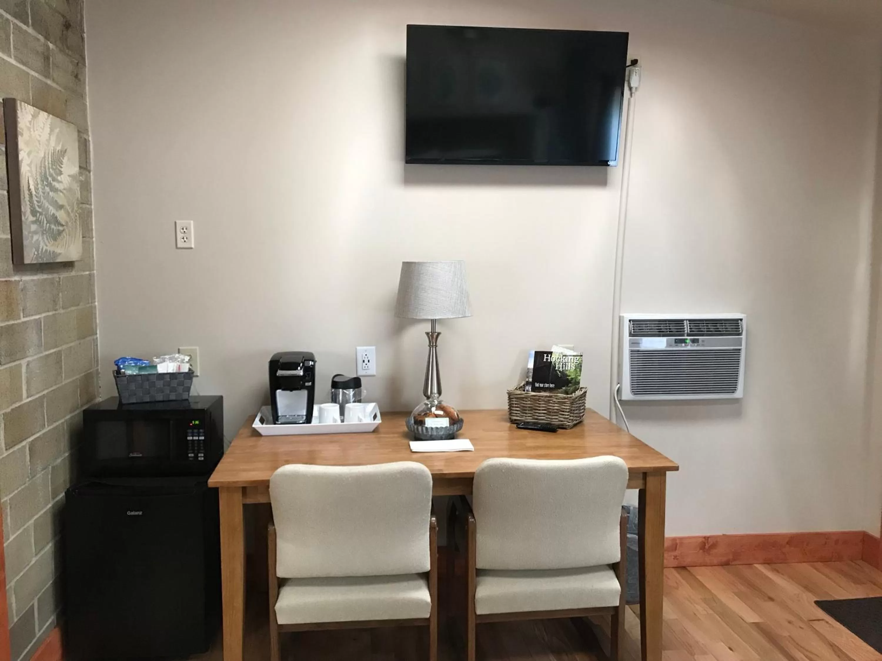 TV and multimedia, TV/Entertainment Center in Hocking Hills Inn