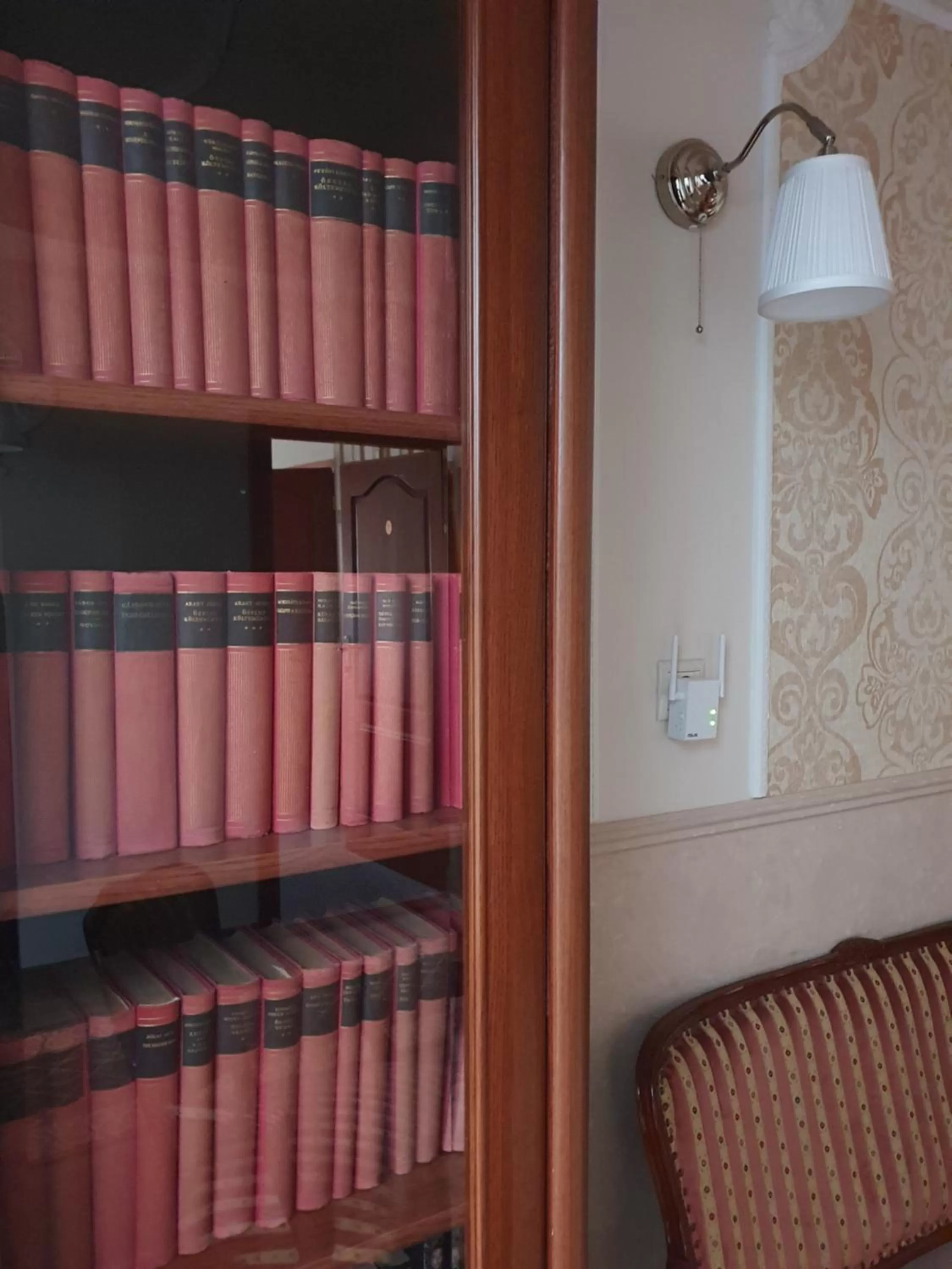 Communal lounge/ TV room in Duna Panzió