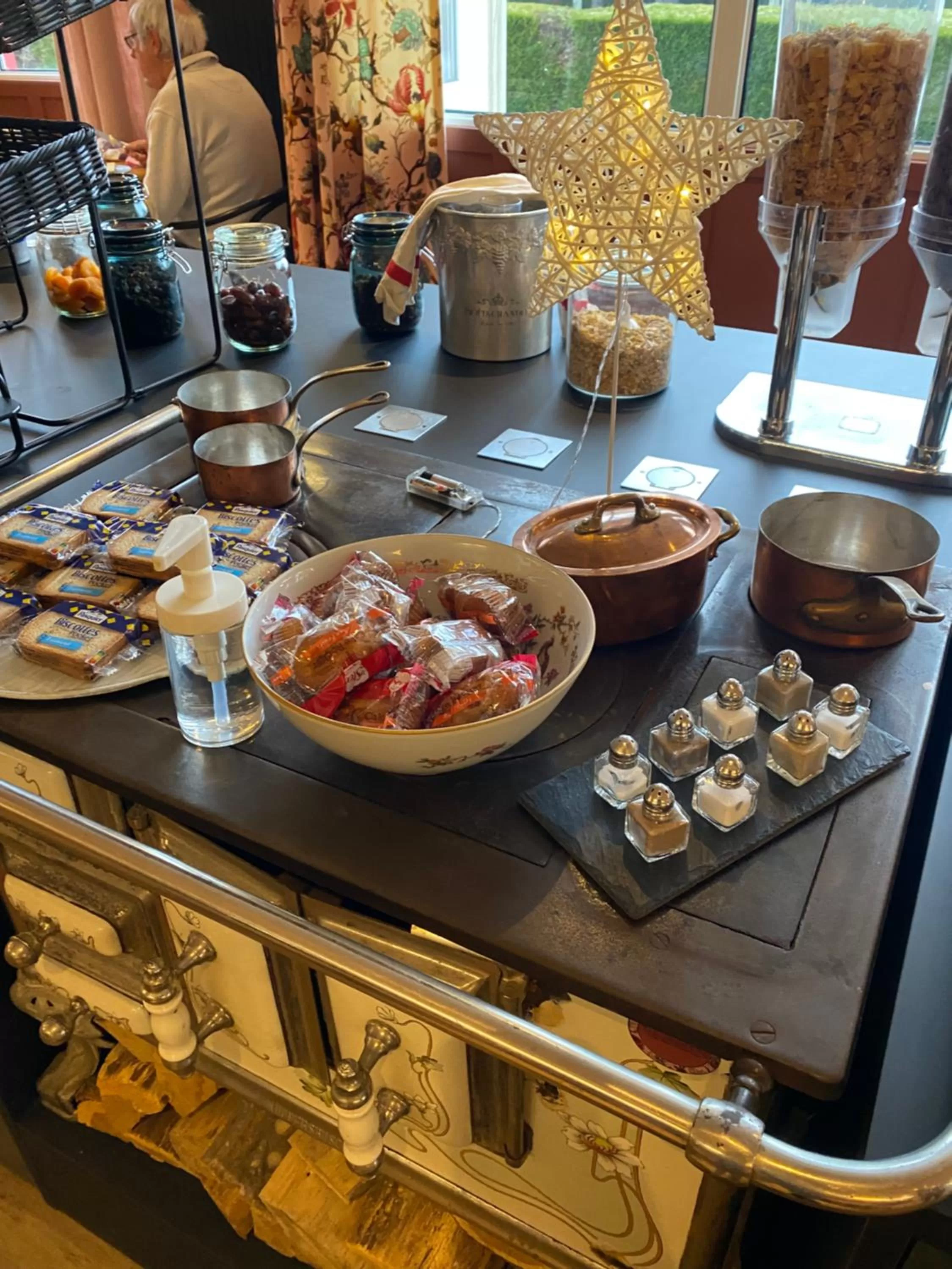 Breakfast in Kyriad Nuits Saint Georges Dijon Sud