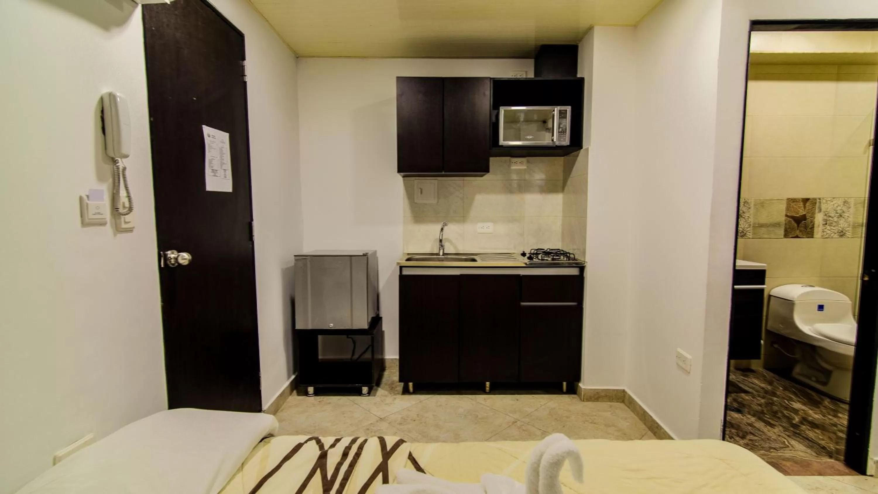 Kitchen or kitchenette, Bed in Hollywood Beach Suite