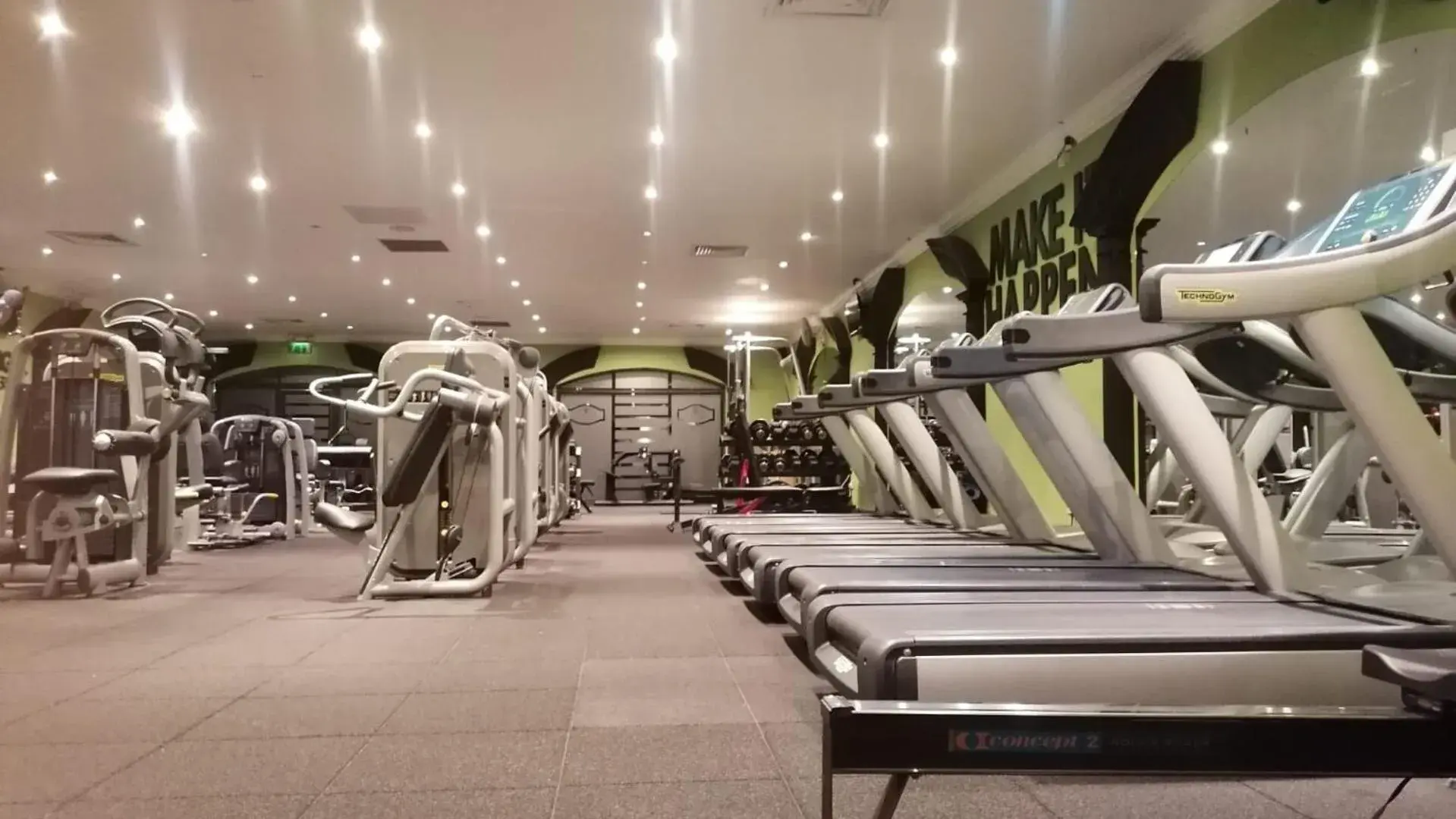 Fitness Center/Facilities in The Glenview Hotel & Leisure Club