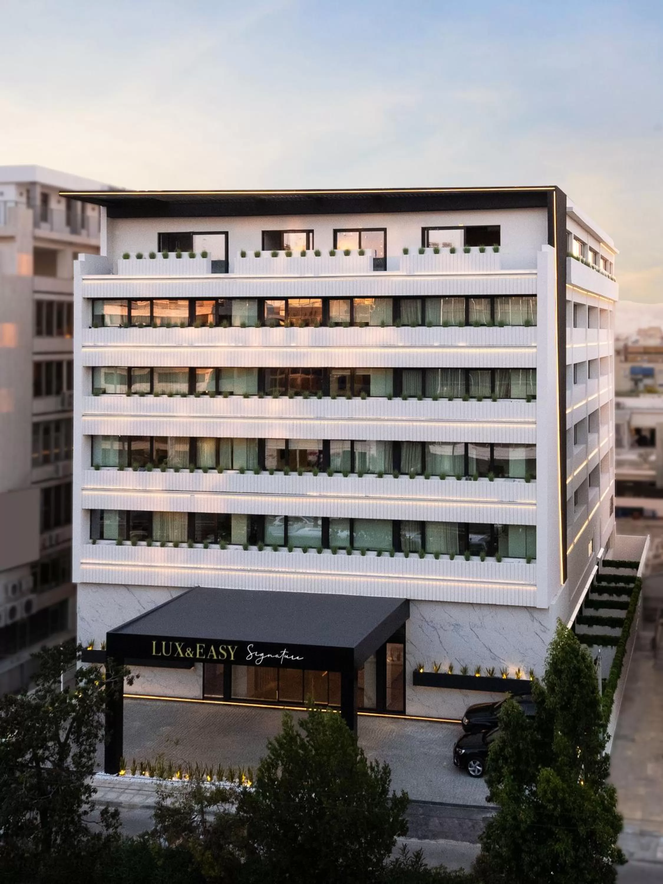 Property Building in LUX&EASY Signature Syngrou 234