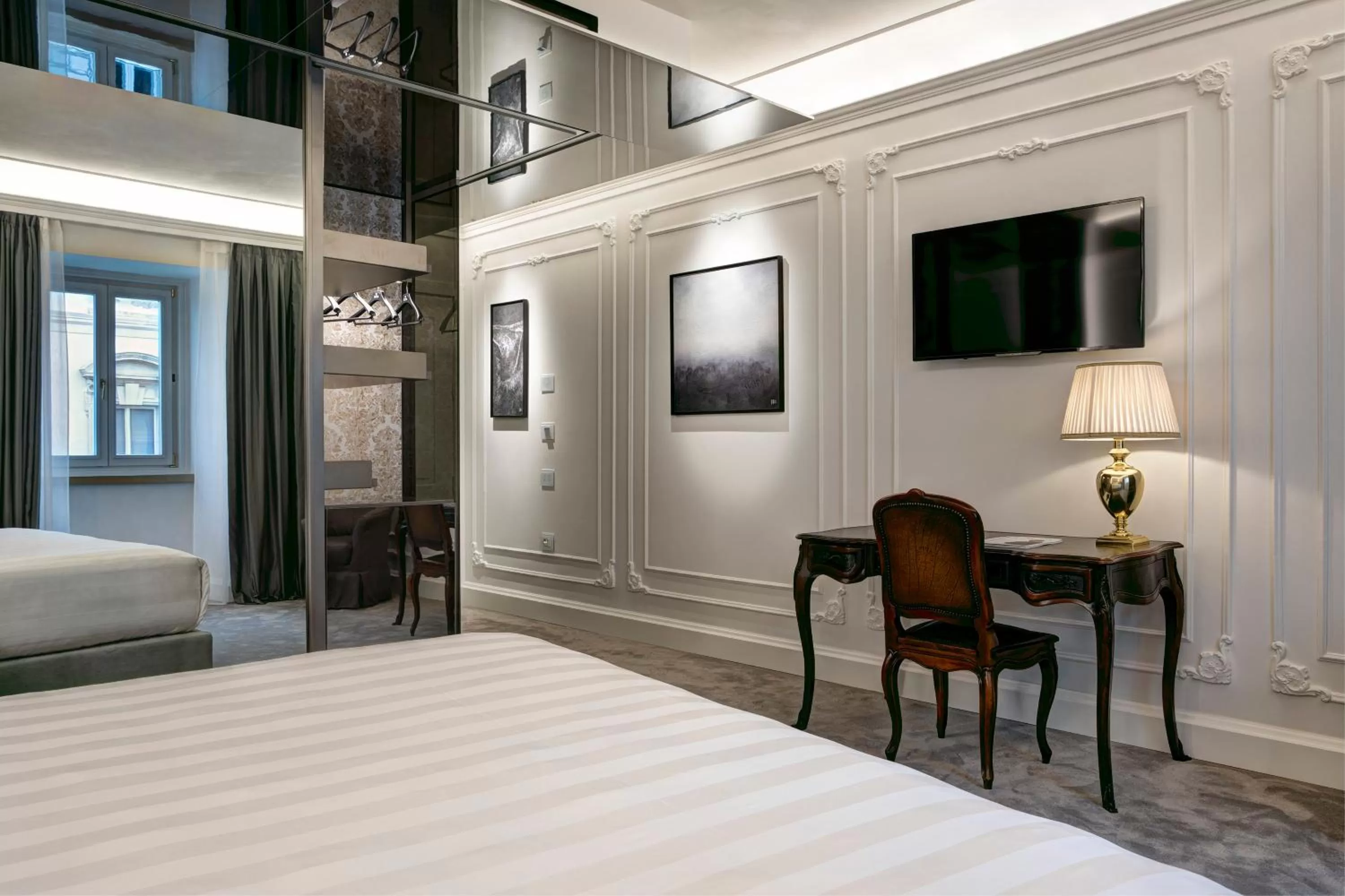 Bedroom, Bed in Grand Hotel Duchi d'Aosta