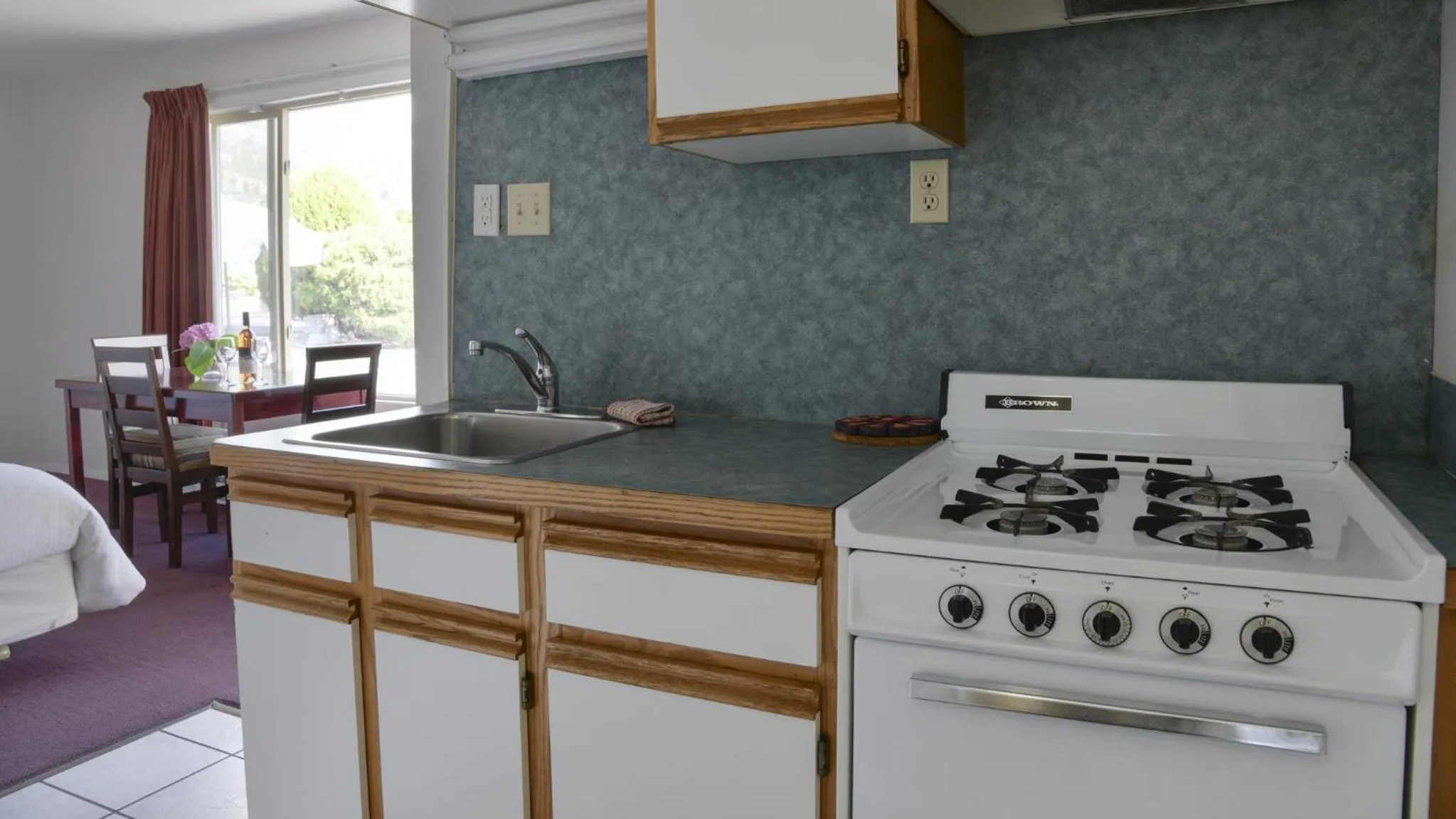 Kitchen or kitchenette in Valley Star Motel