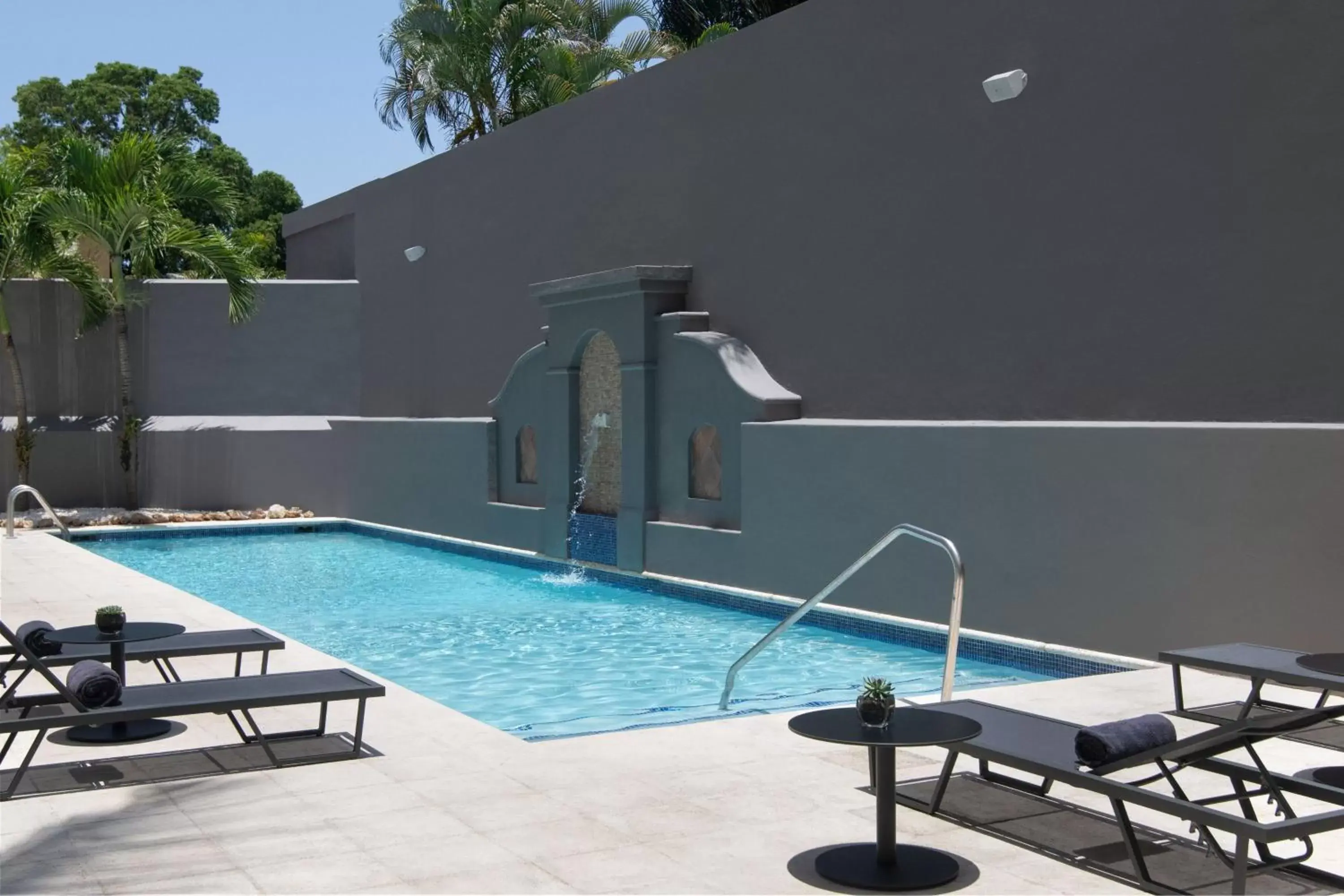 Swimming Pool in Courtyard by Marriott Santo Domingo