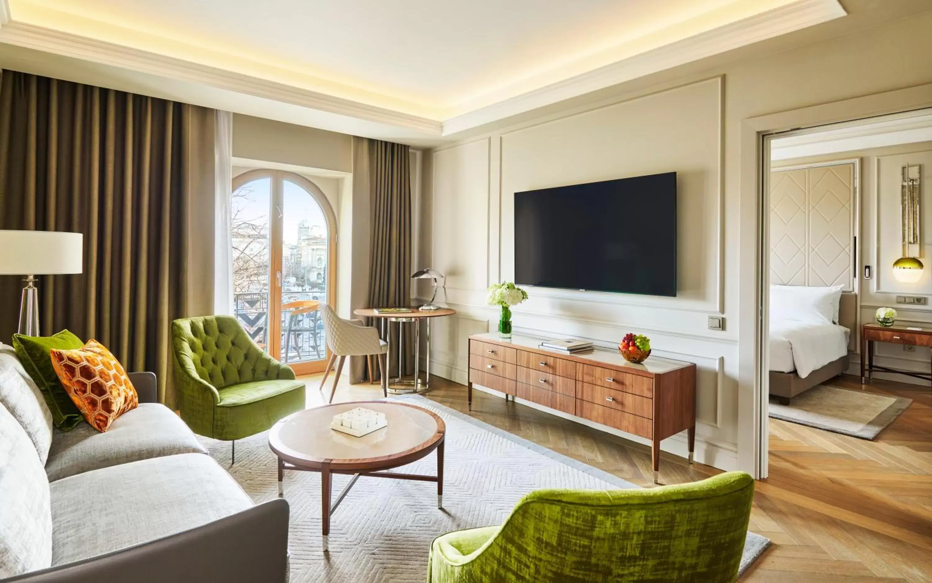 Living room, Seating Area in InterContinental Athenee Palace Bucharest, an IHG Hotel