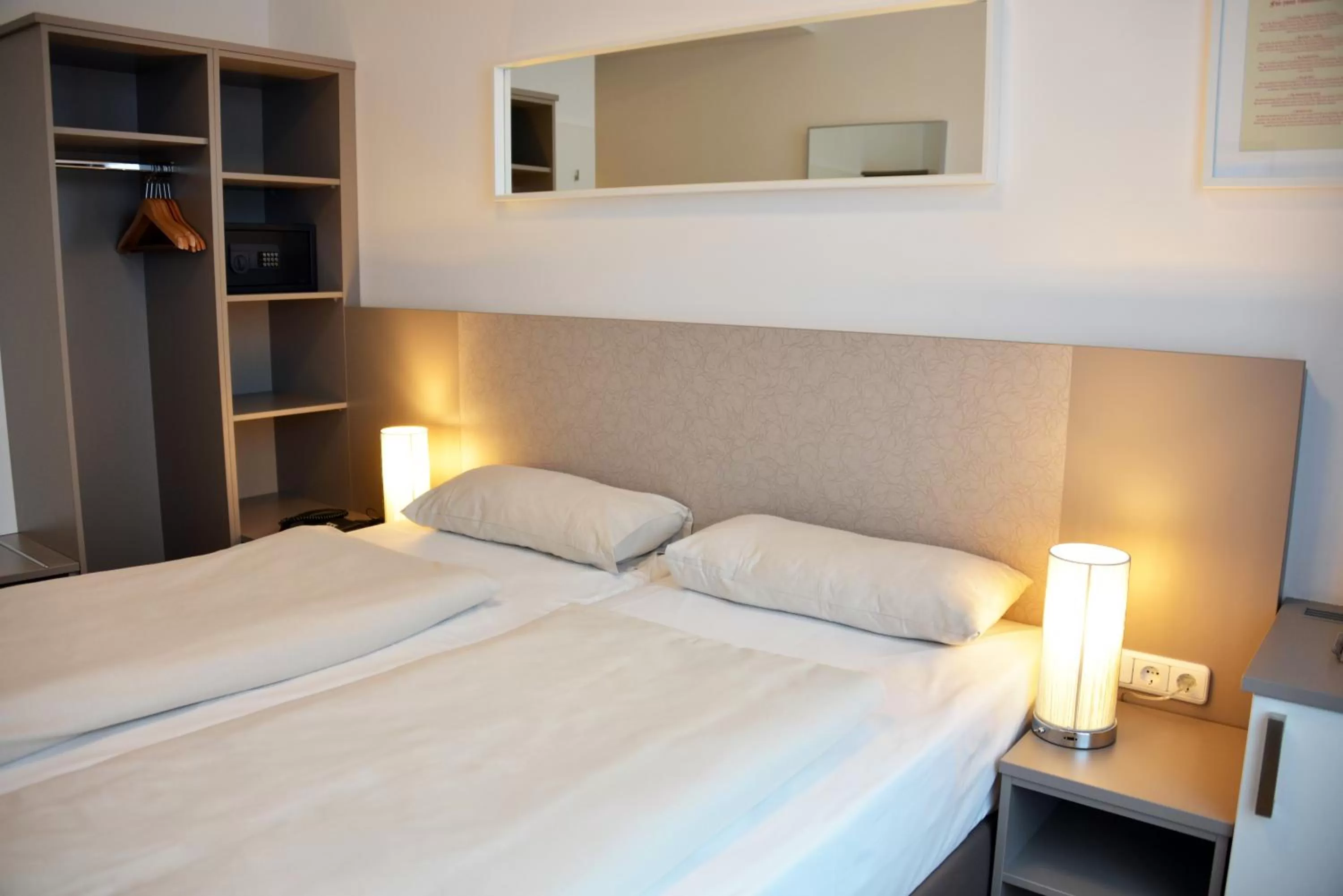 Bedroom, Bed in Arthotel Munich