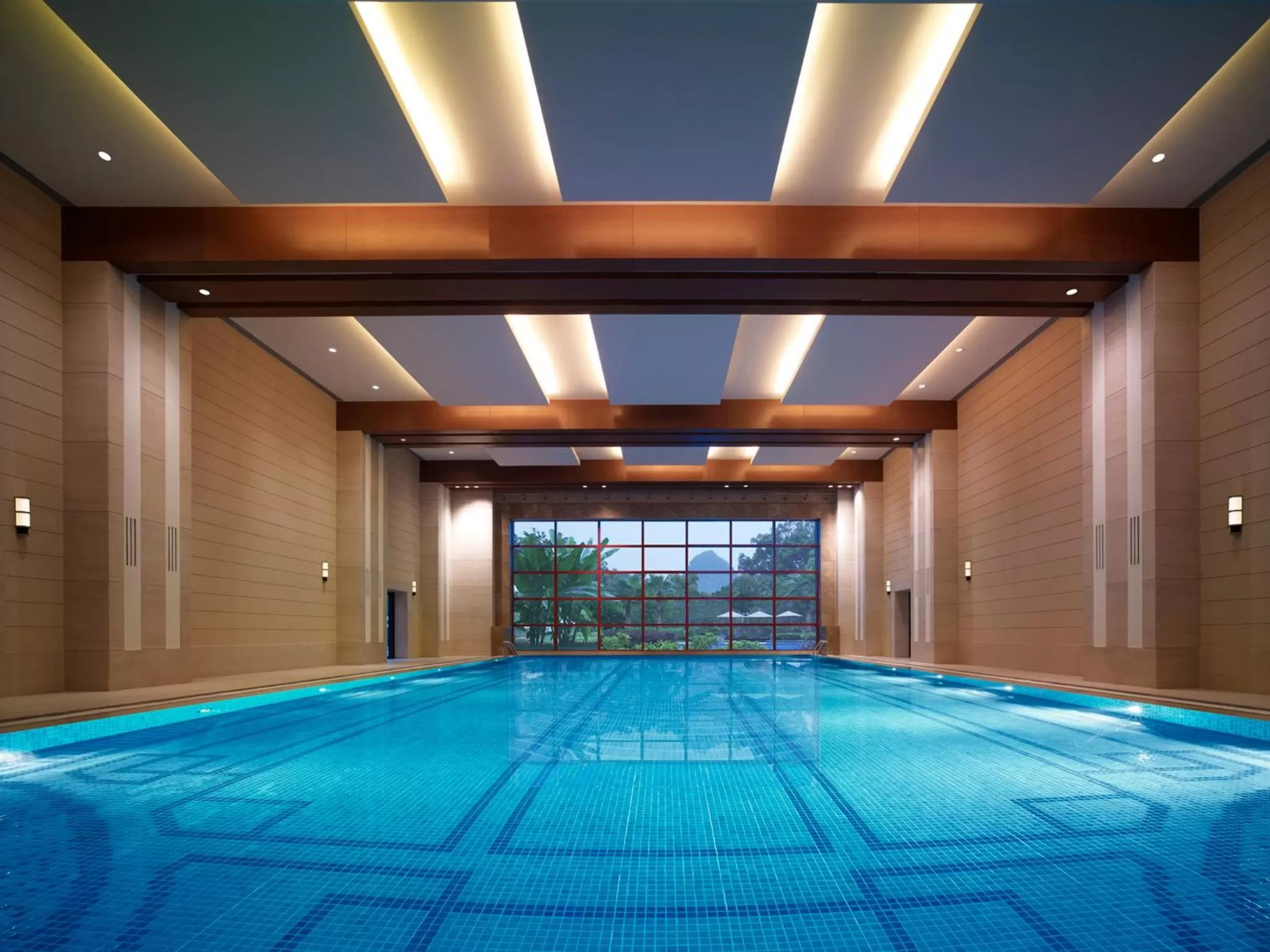 Swimming pool in Shangri-La Guilin