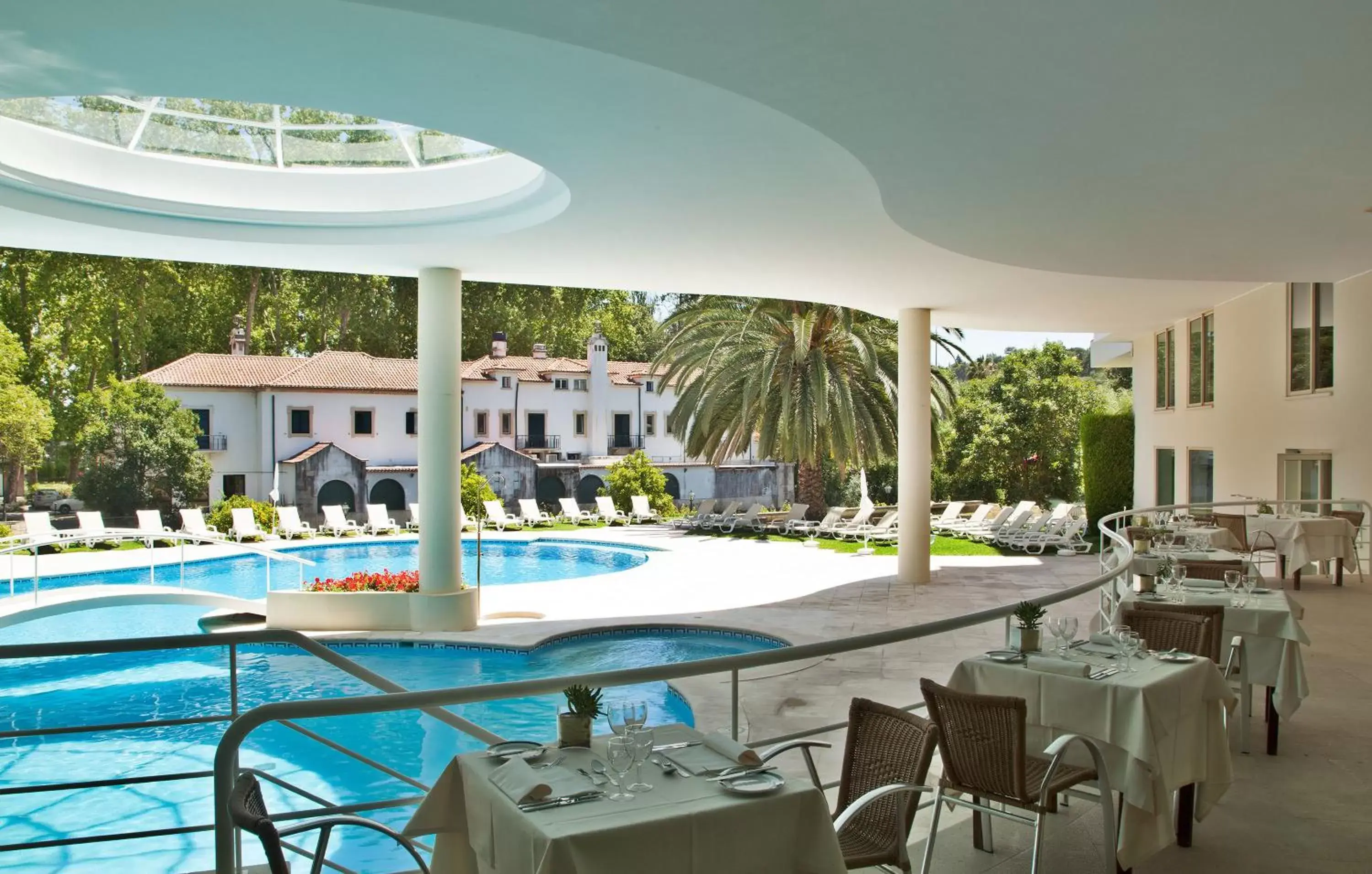 Restaurant/places to eat, Swimming Pool in Hotel Dos Templarios