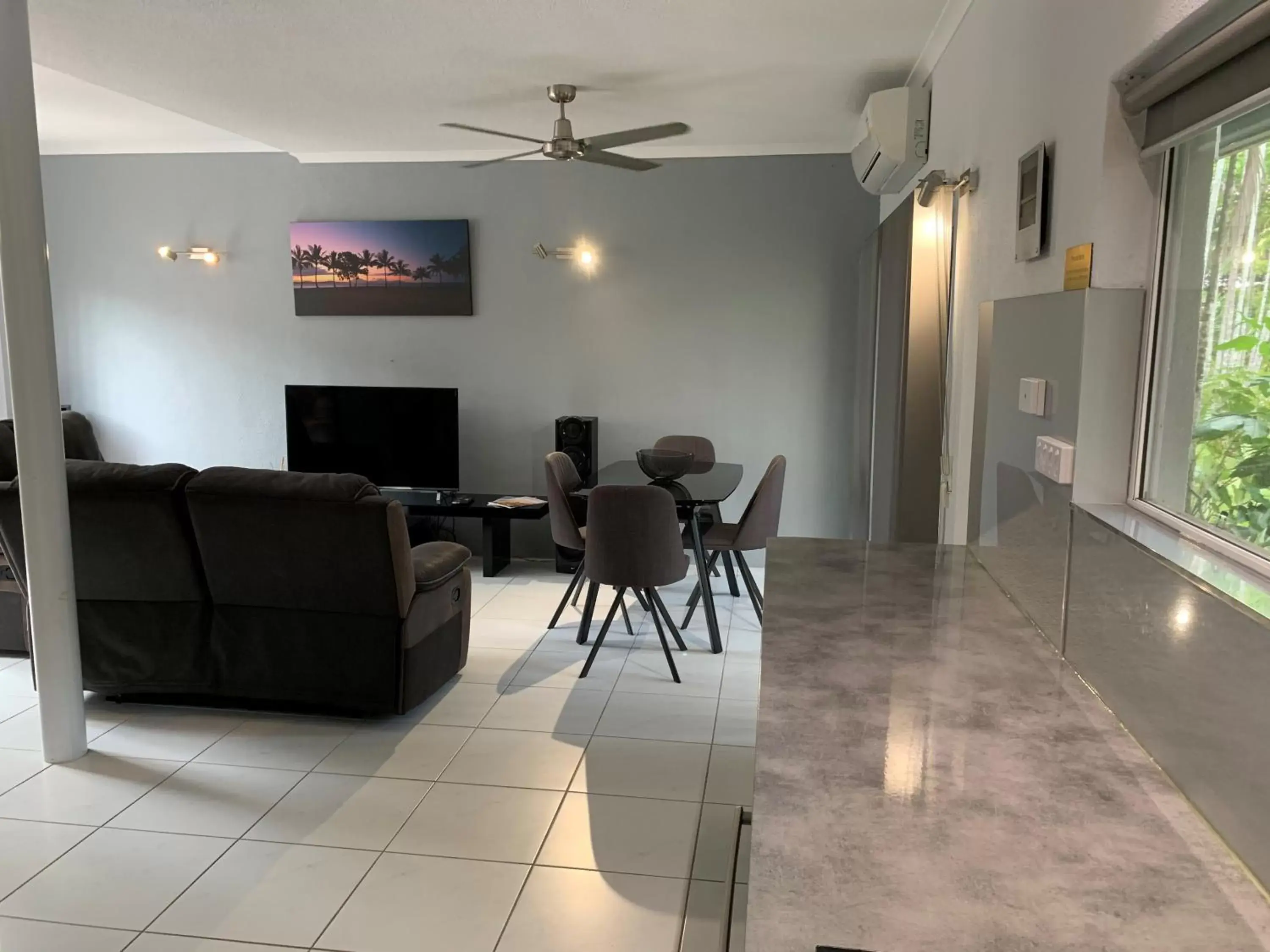 Dining area, Seating Area in Reef Resort Villas Port Douglas