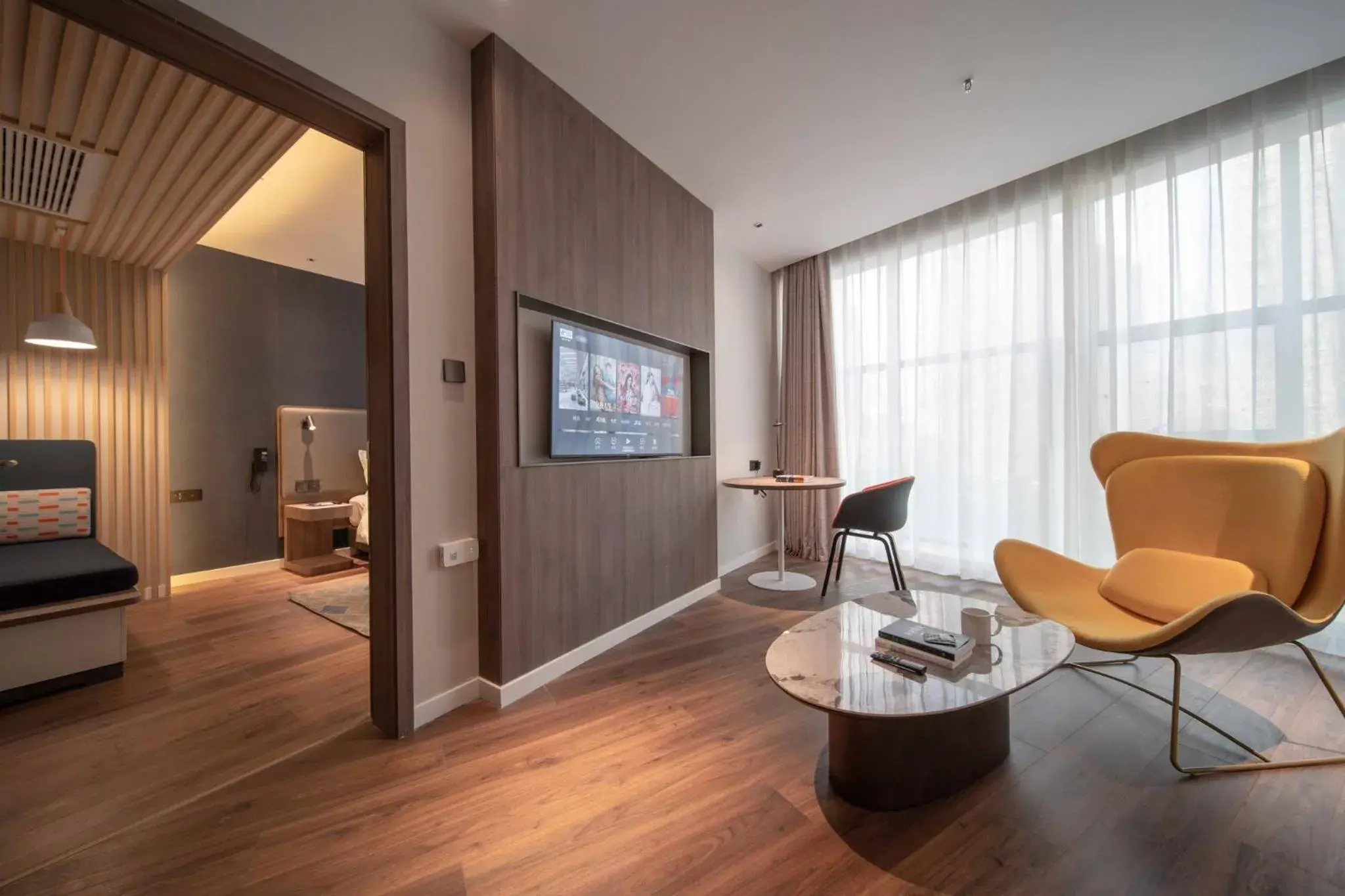 Photo of the whole room, Seating Area in Holiday Inn Express Zhengzhou Guancheng, an IHG Hotel