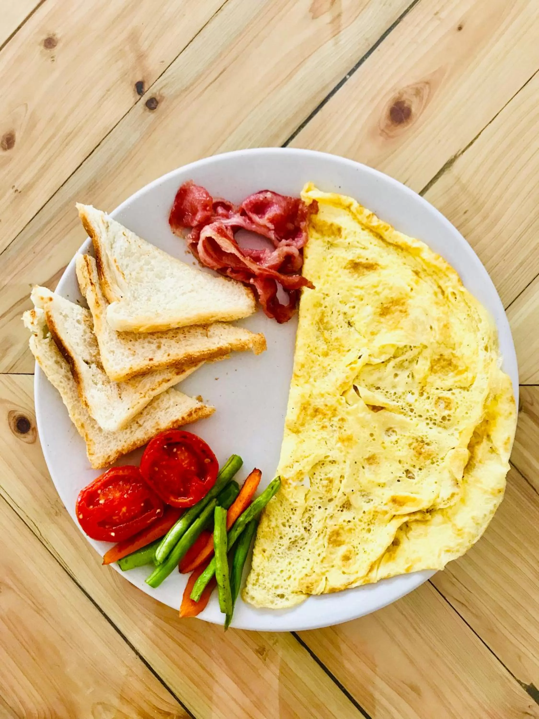 Food and drinks in LaligurasVilla Beachside Escape - 100m to Beach