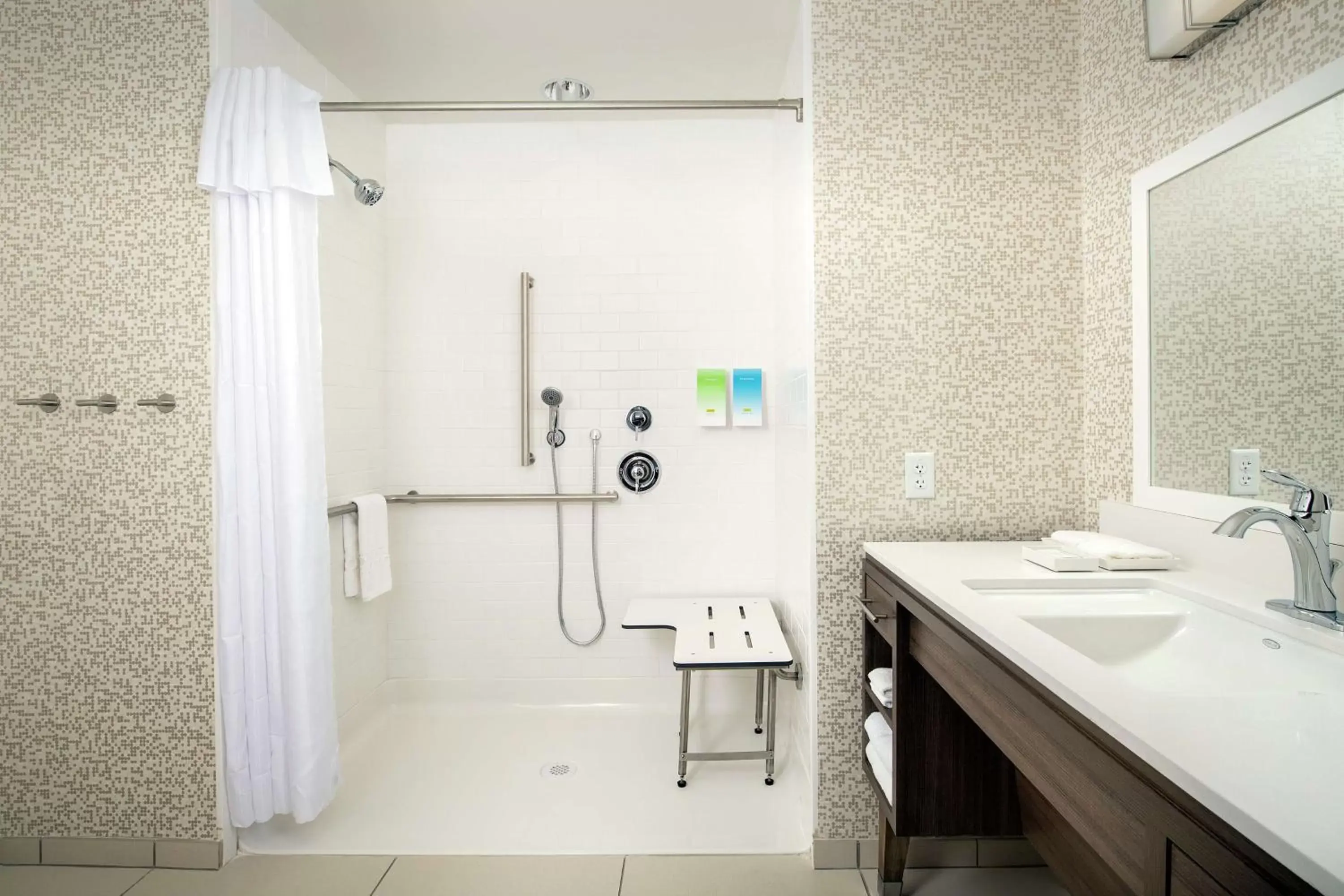 Bathroom in Home2 Suites by Hilton Phoenix Airport South