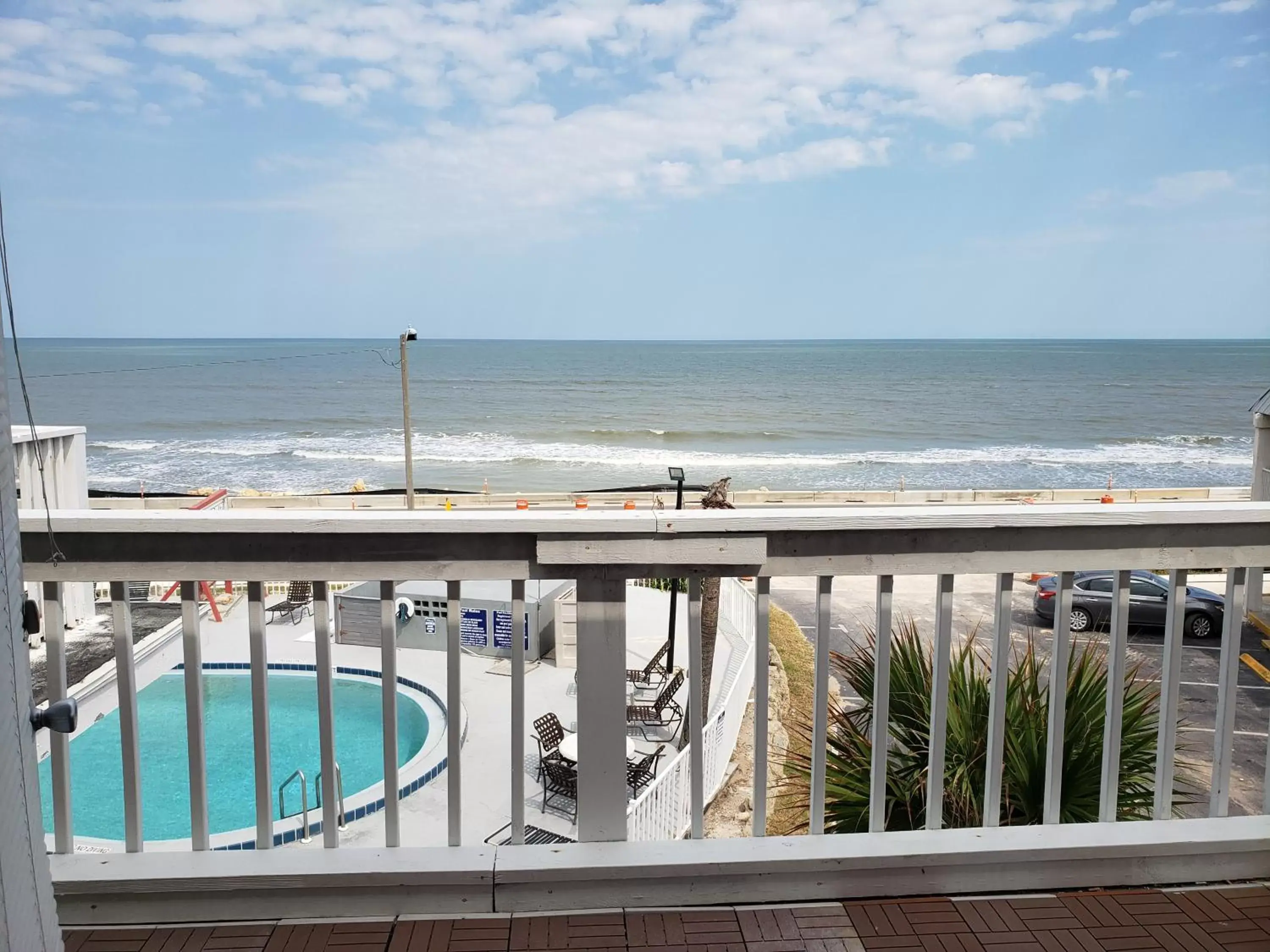 Balcony/Terrace, Pool View in Topaz Motel - Flagler Beach