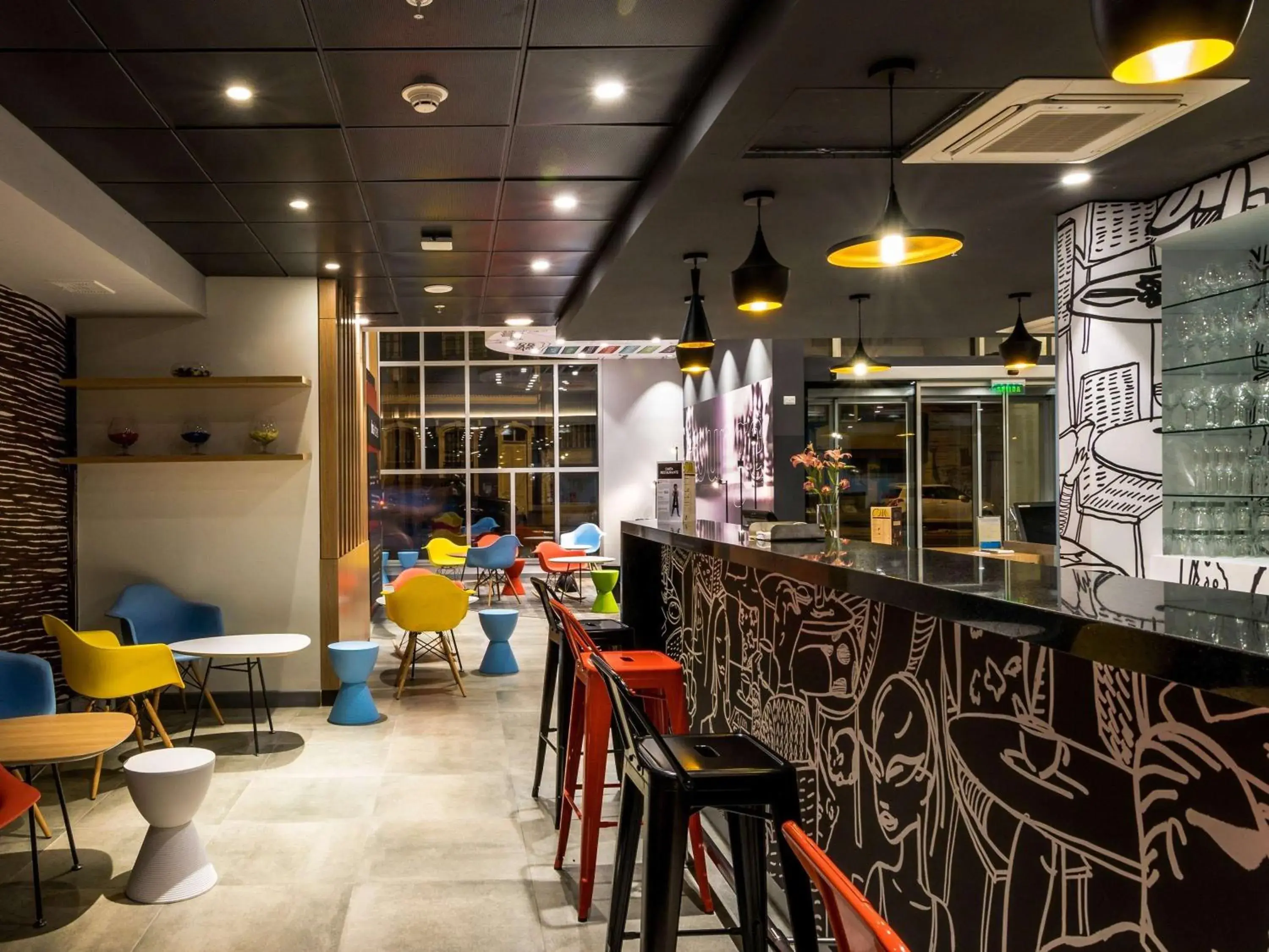 Lounge or bar, Restaurant/Places to Eat in ibis Iquique