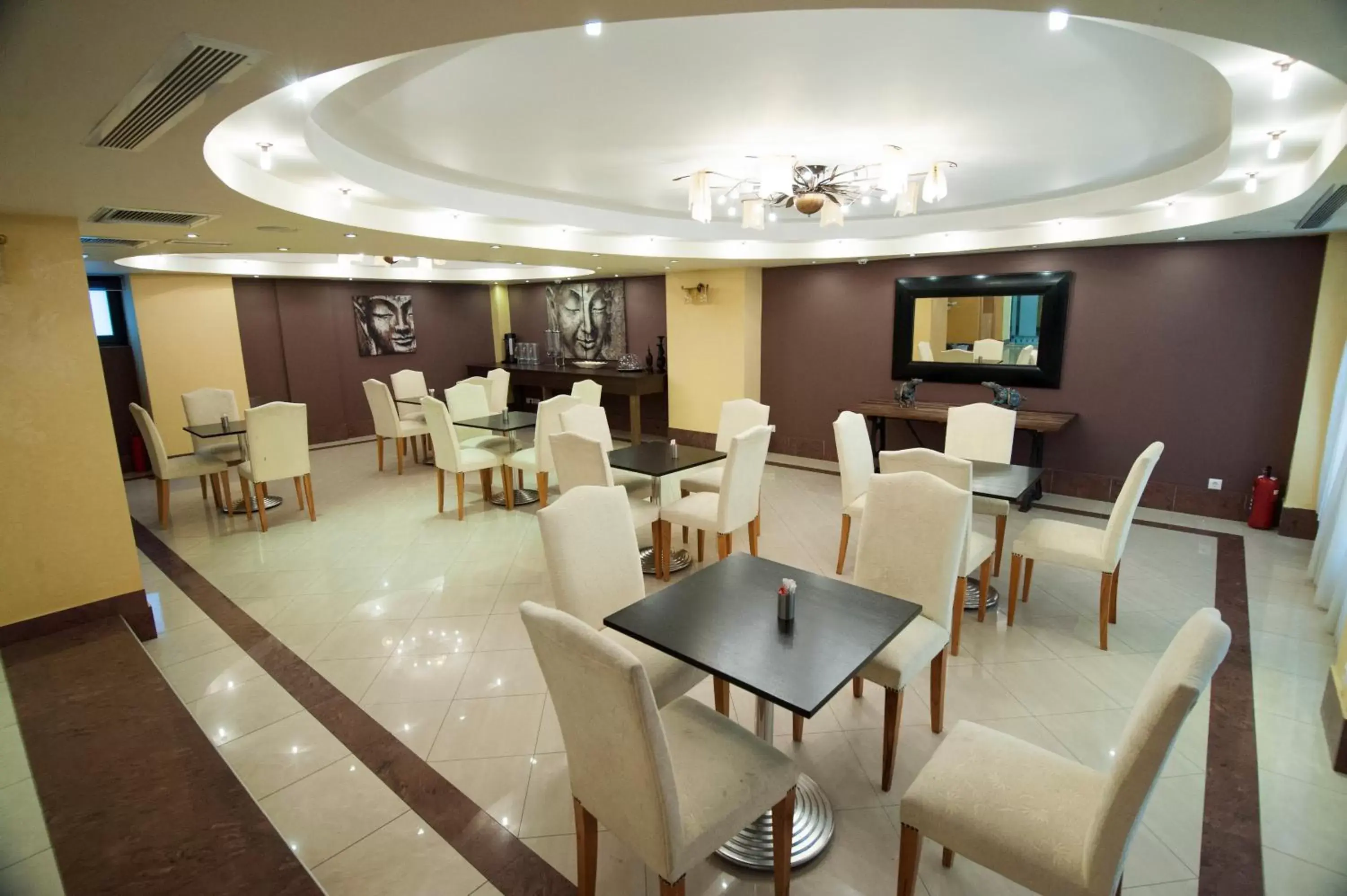 Restaurant/Places to Eat in Nefeli Hotel Alimos