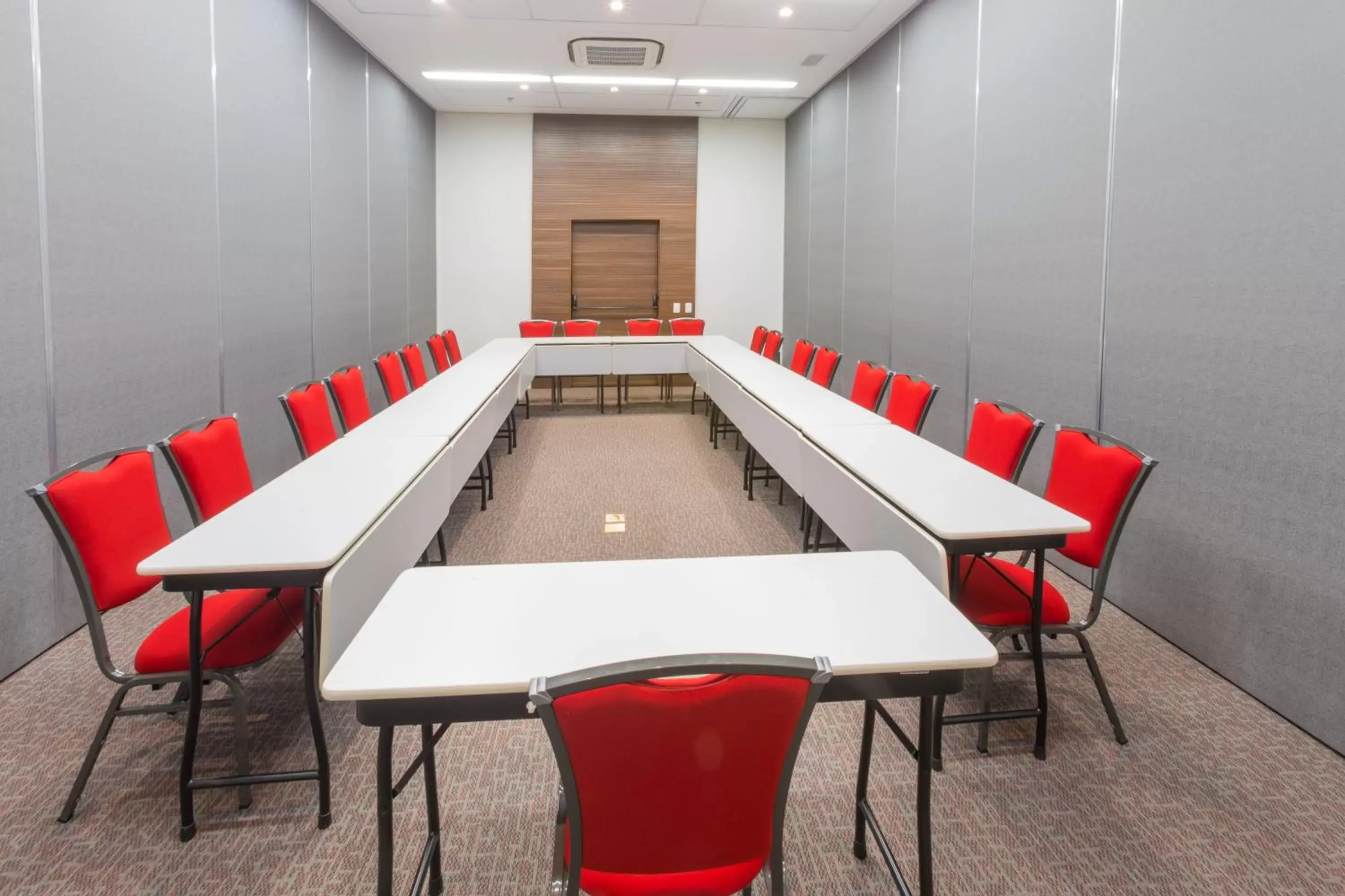 Meeting/conference room in Ramada by Wyndham Campinas Viracopos