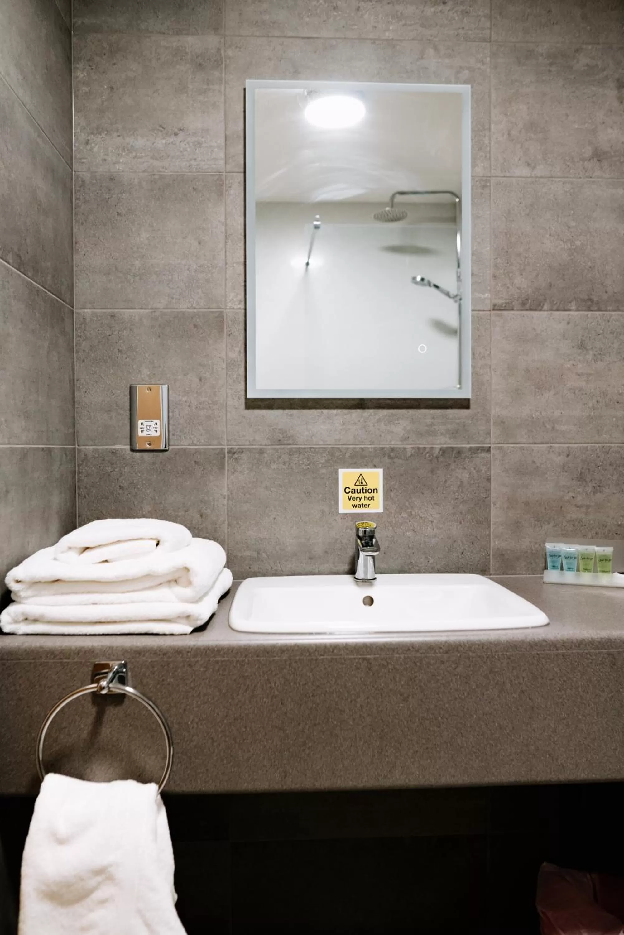 Double or Twin Room - single occupancy - Disability Access in National Badminton Centre Lodge & Health Club