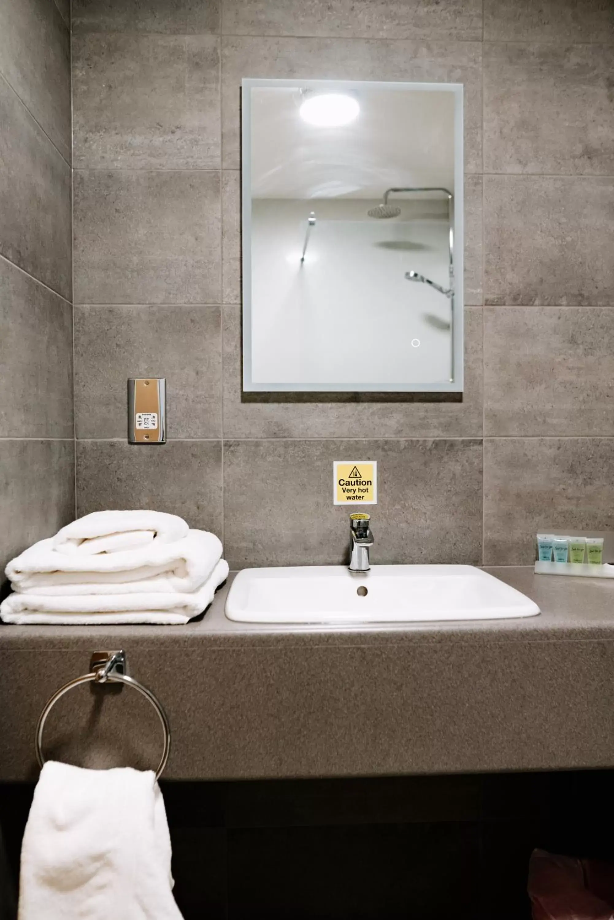 Double or Twin Room - single occupancy - Disability Access in National Badminton Centre Lodge & Health Club Double or Twin Room - single occupancy - Disability Access in National Badminton Centre Lodge & Health Club