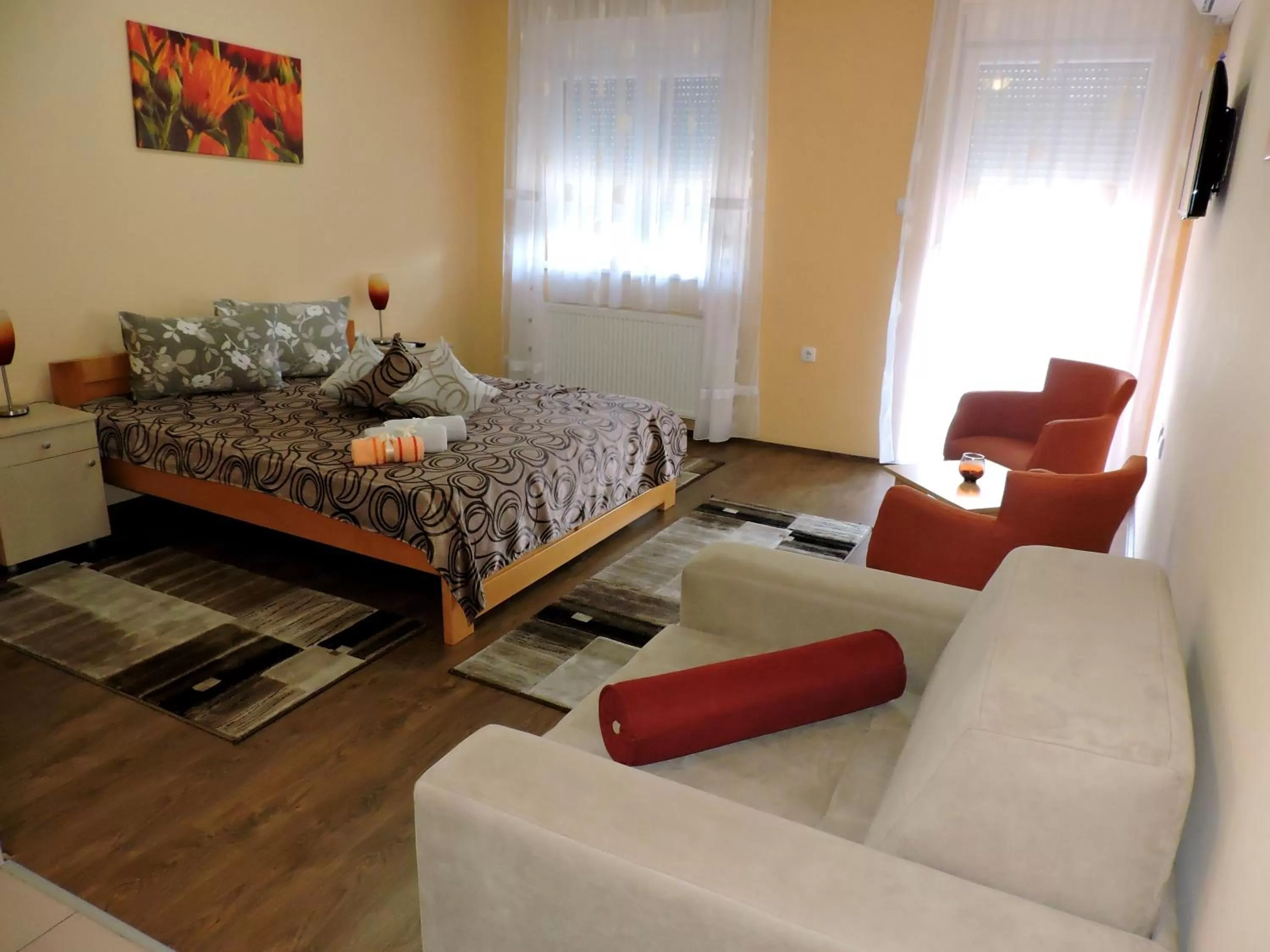 Photo of the whole room, Bed in B&B Zmajevo Gnezdo 021