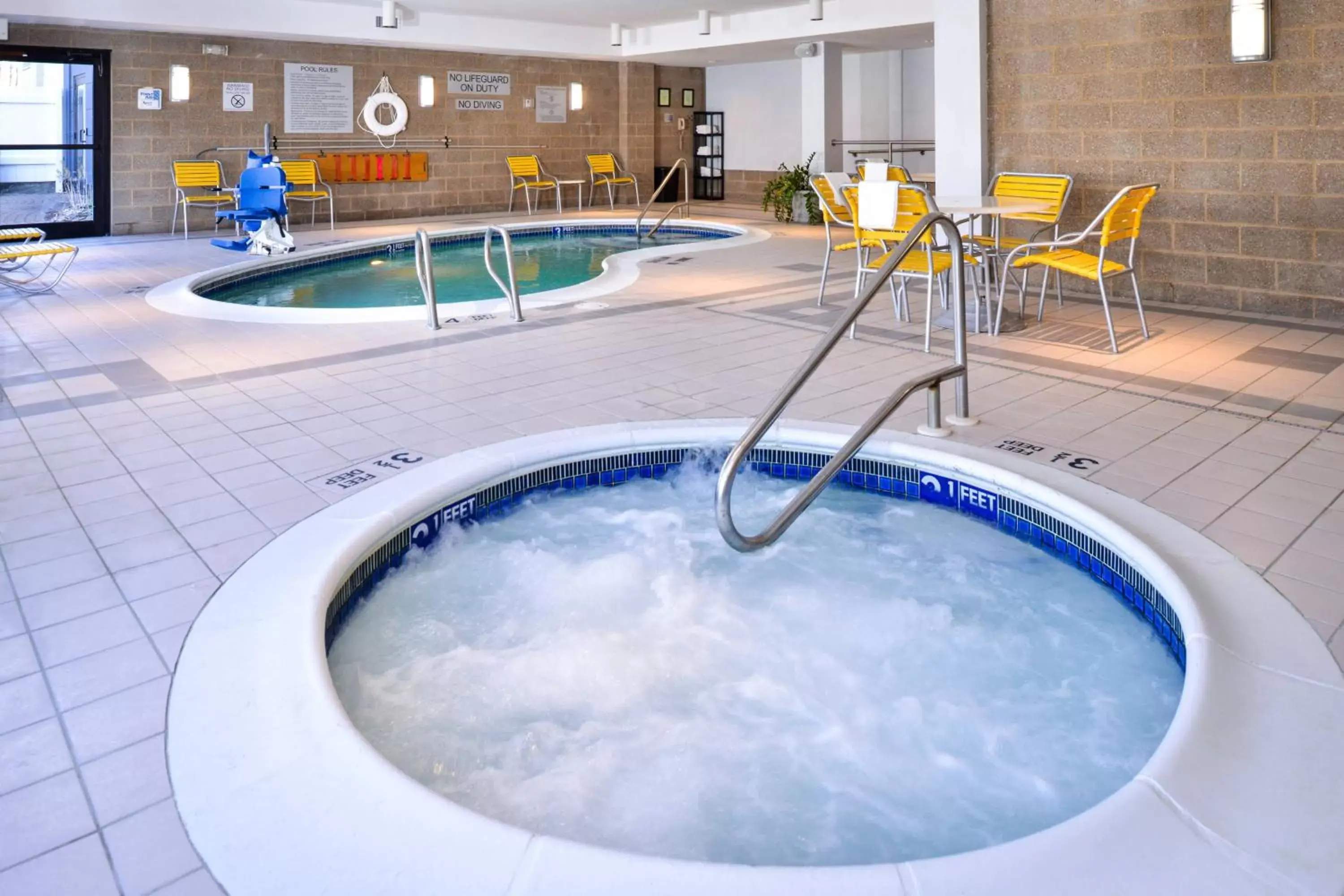 Fitness centre/facilities, Swimming Pool in Fairfield Inn and Suites by Marriott Rochester West/Greece