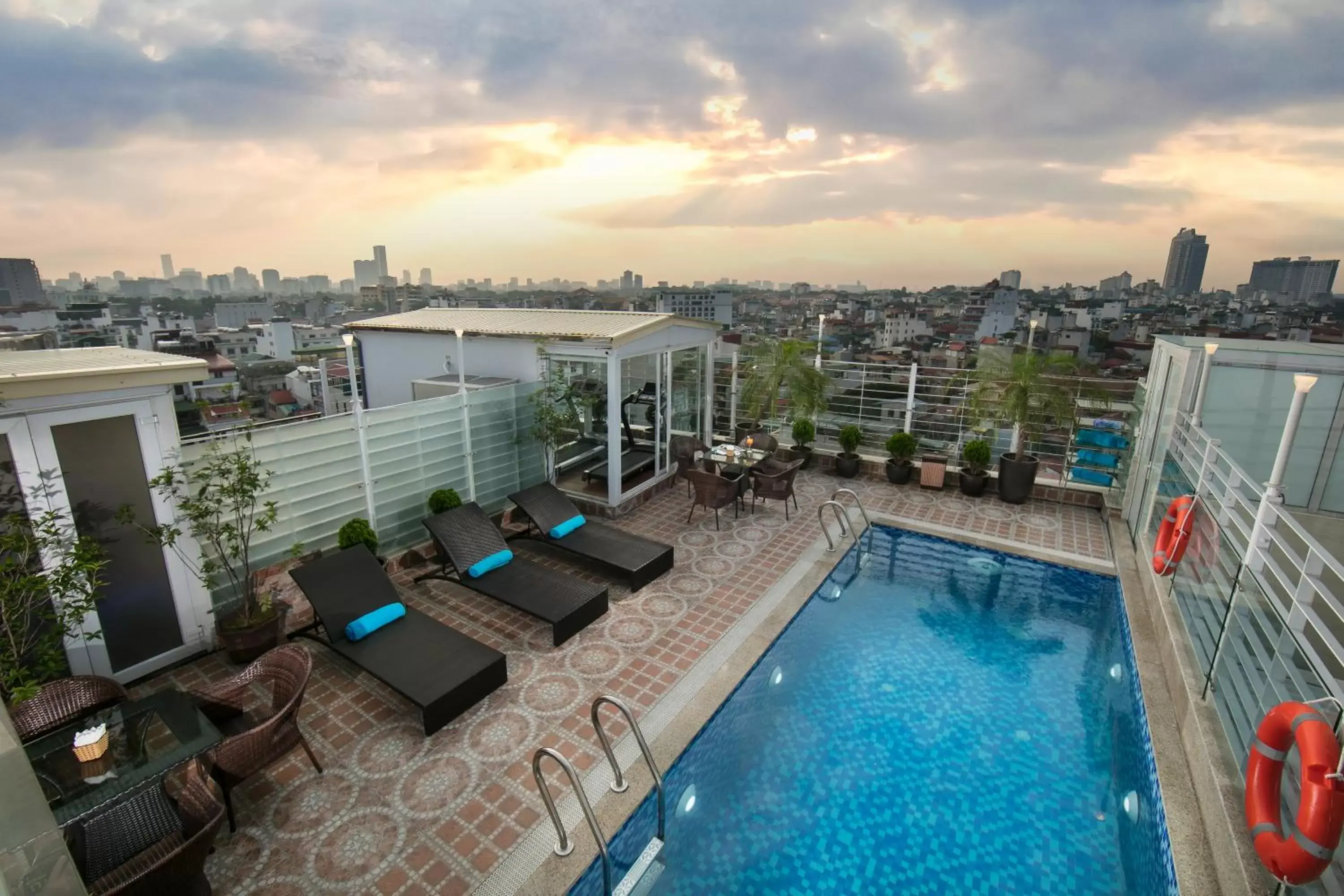 City view, Pool View in Silk Queen Hotel