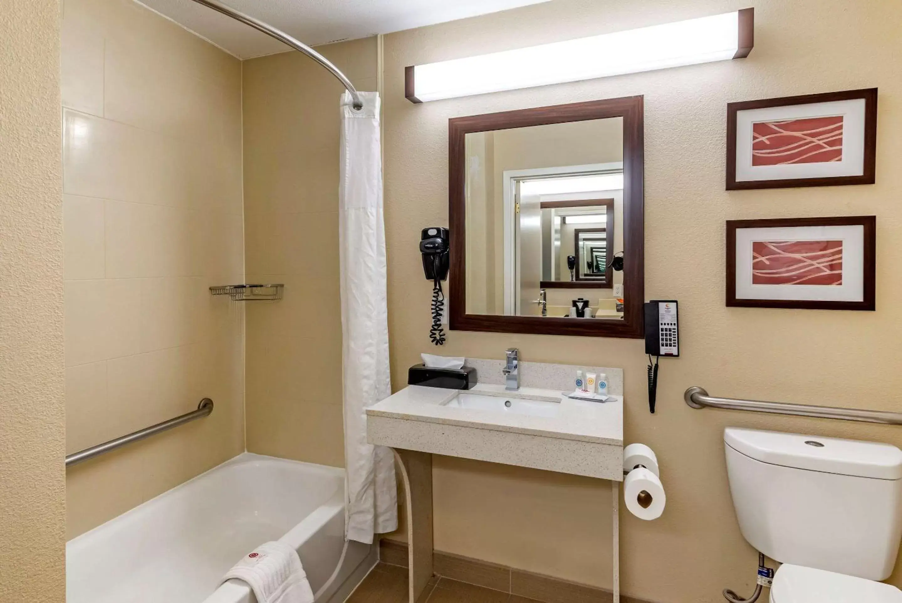 Bedroom, Bathroom in Comfort Inn & Suites near Six Flags