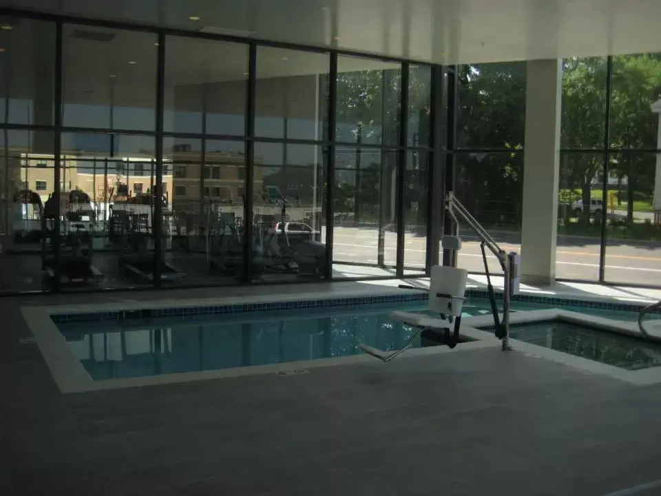 Swimming Pool in Kent State University Hotel and Conference Center