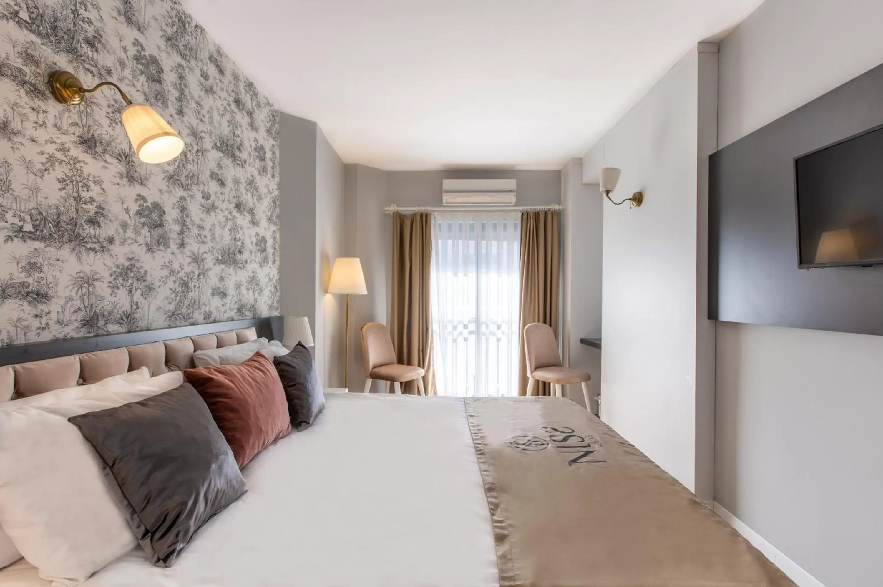 Bed in Niss Lara Hotel Bed in Niss Lara Hotel