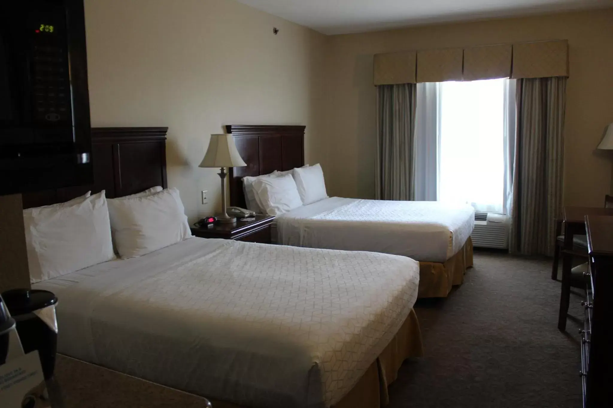 Photo of the whole room, Bed in Holiday Inn Express Hotel & Suites Cedar Hill, an IHG Hotel