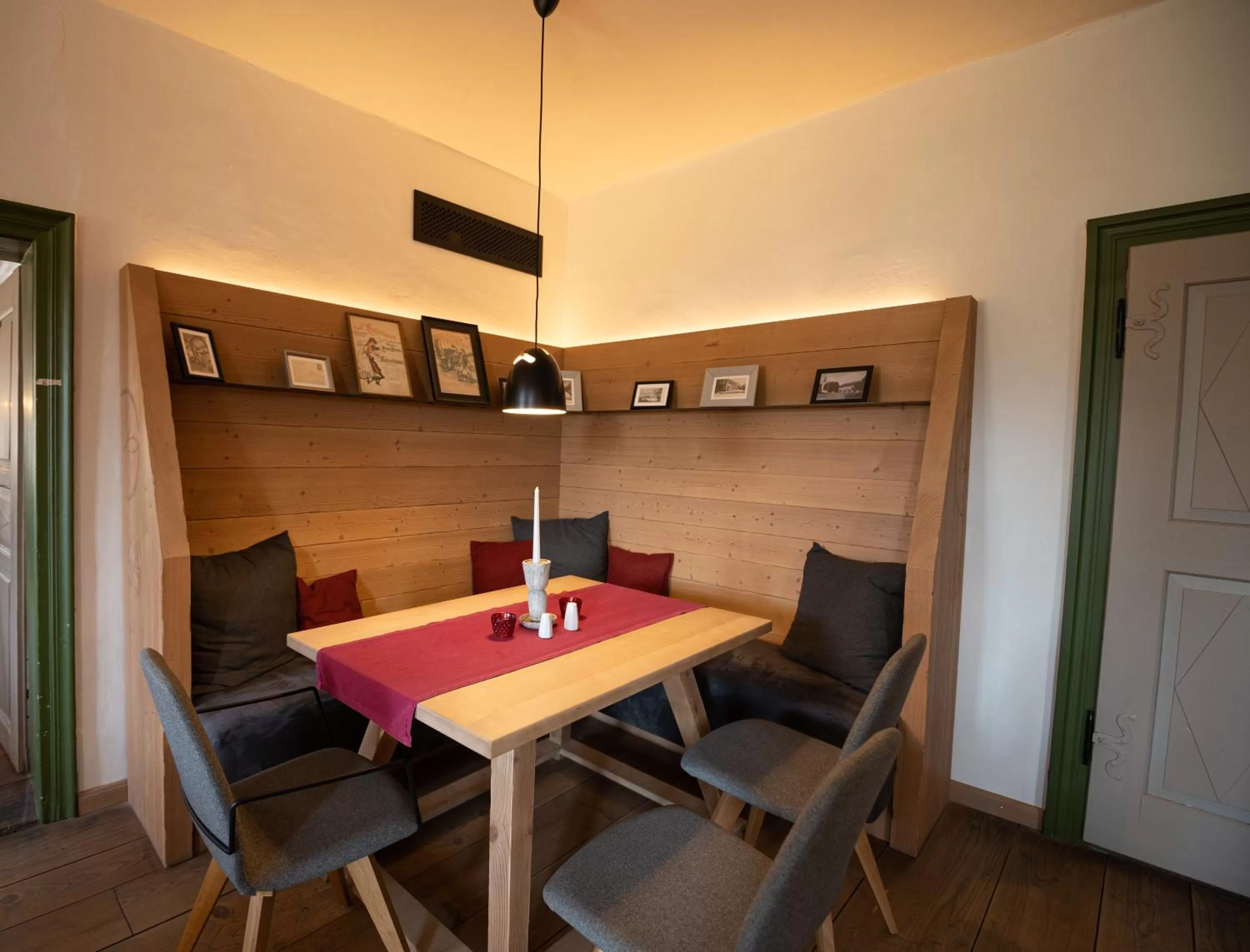 Restaurant/places to eat in LANDHOTEL ALTE ZOLLSTATION- Historical Building