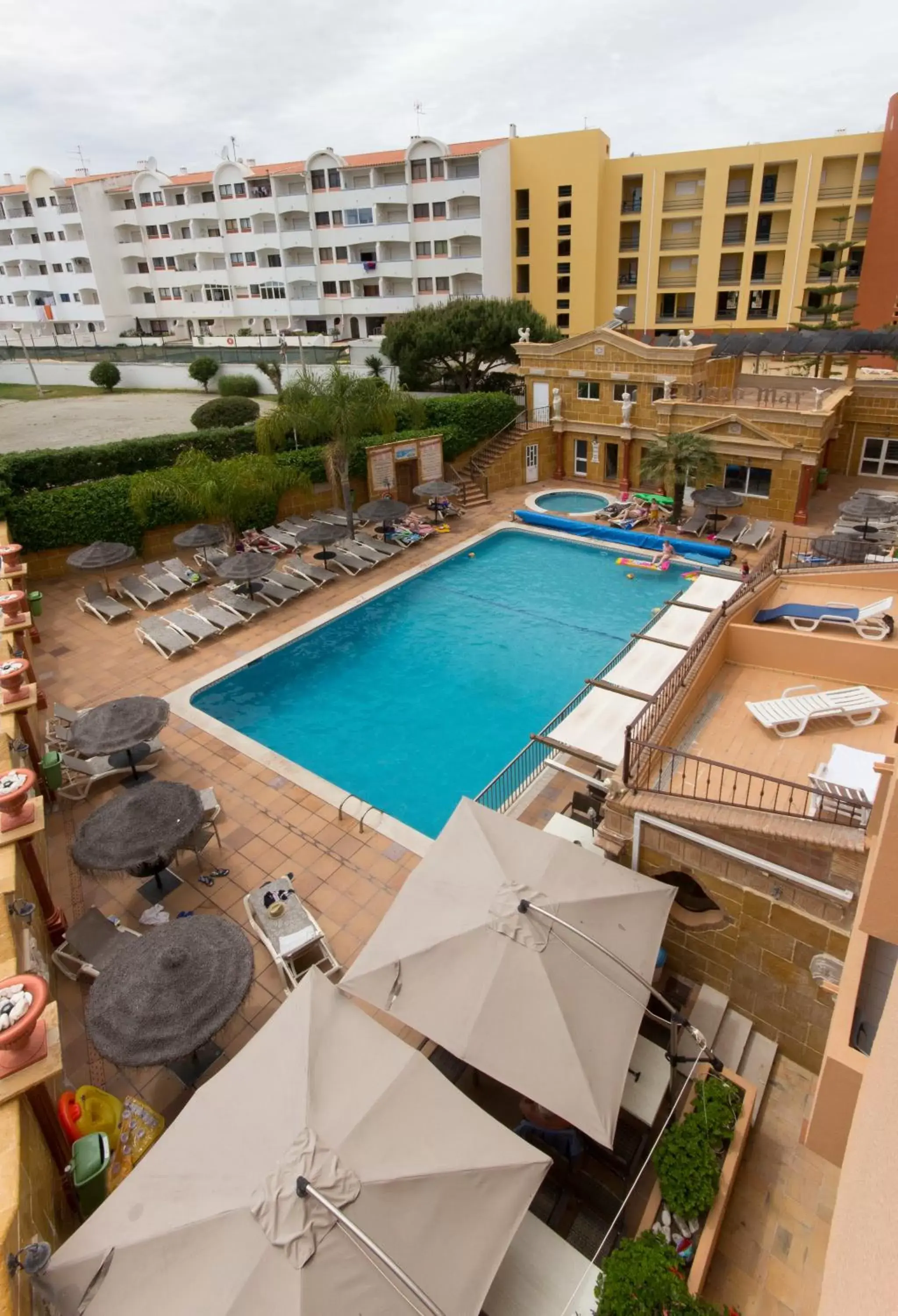 Swimming pool, Pool View in Choromar Apartments