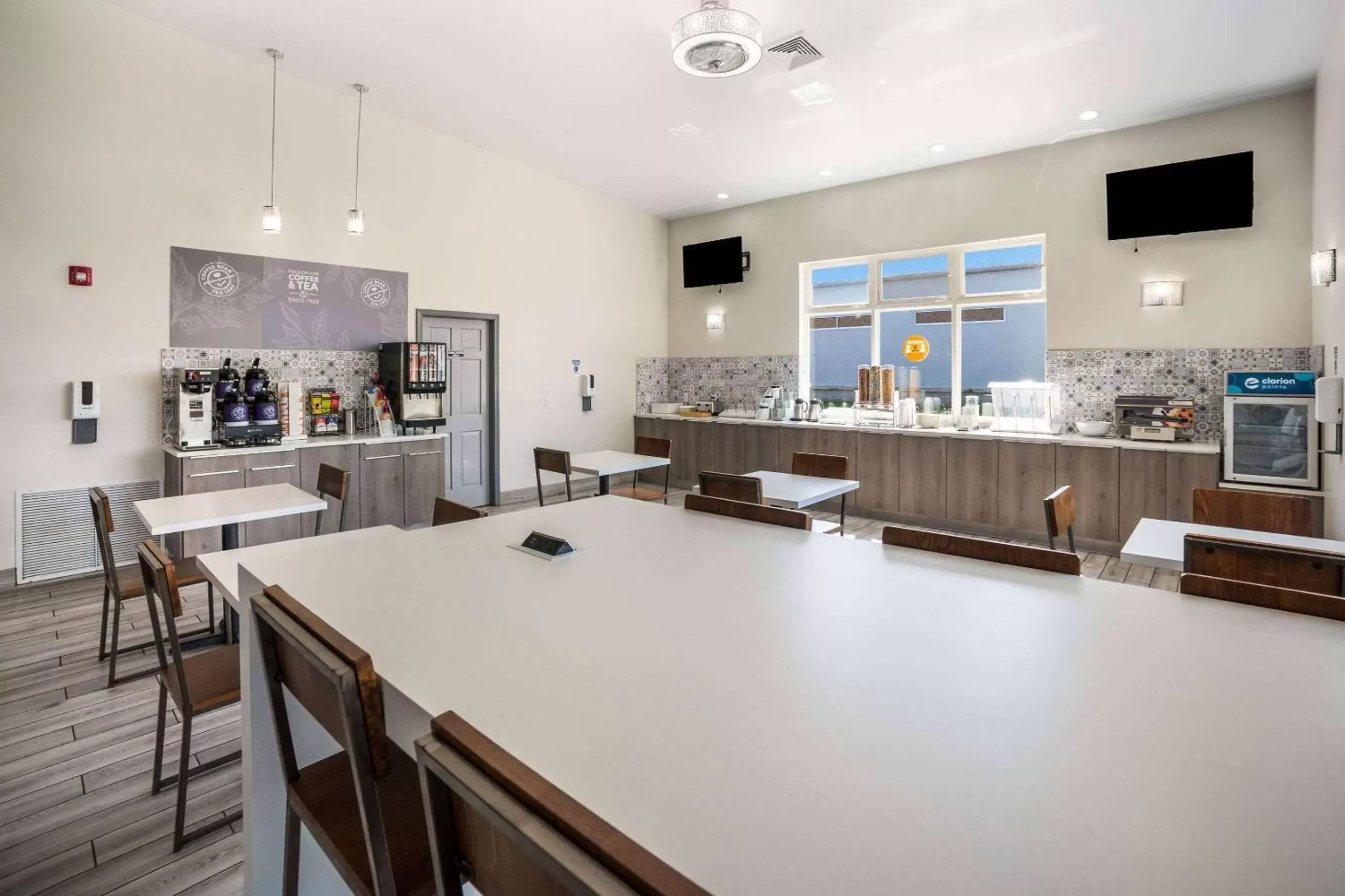 Breakfast in AmericInn by Wyndham Green Bay Near Stadium Breakfast in AmericInn by Wyndham Green Bay Near Stadium