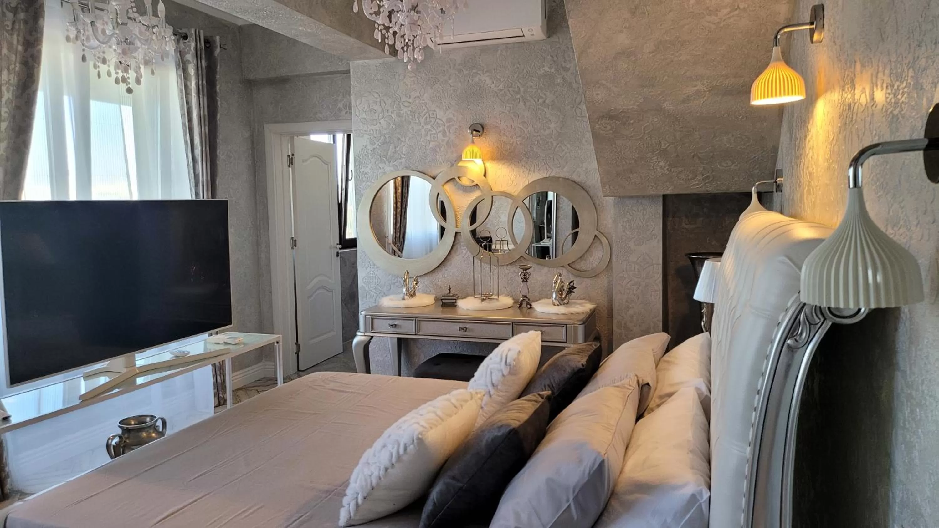 Deluxe Suite in Terrace Suites Iasi