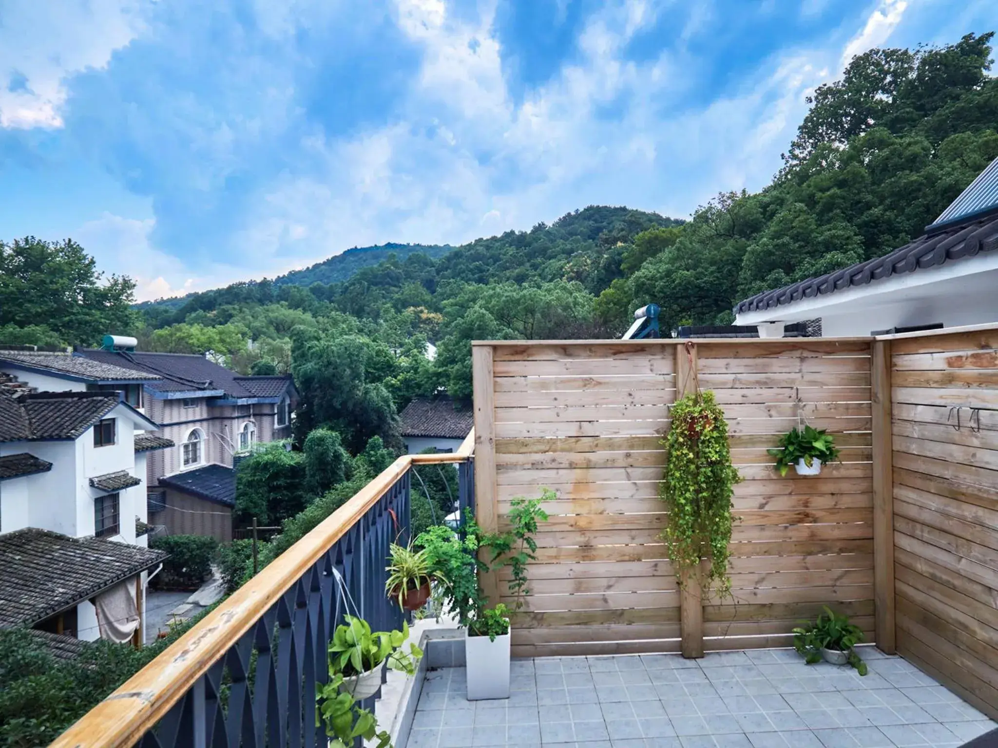 Balcony/Terrace in Hangzhou Yueshang Yunshe Boutique Hostel