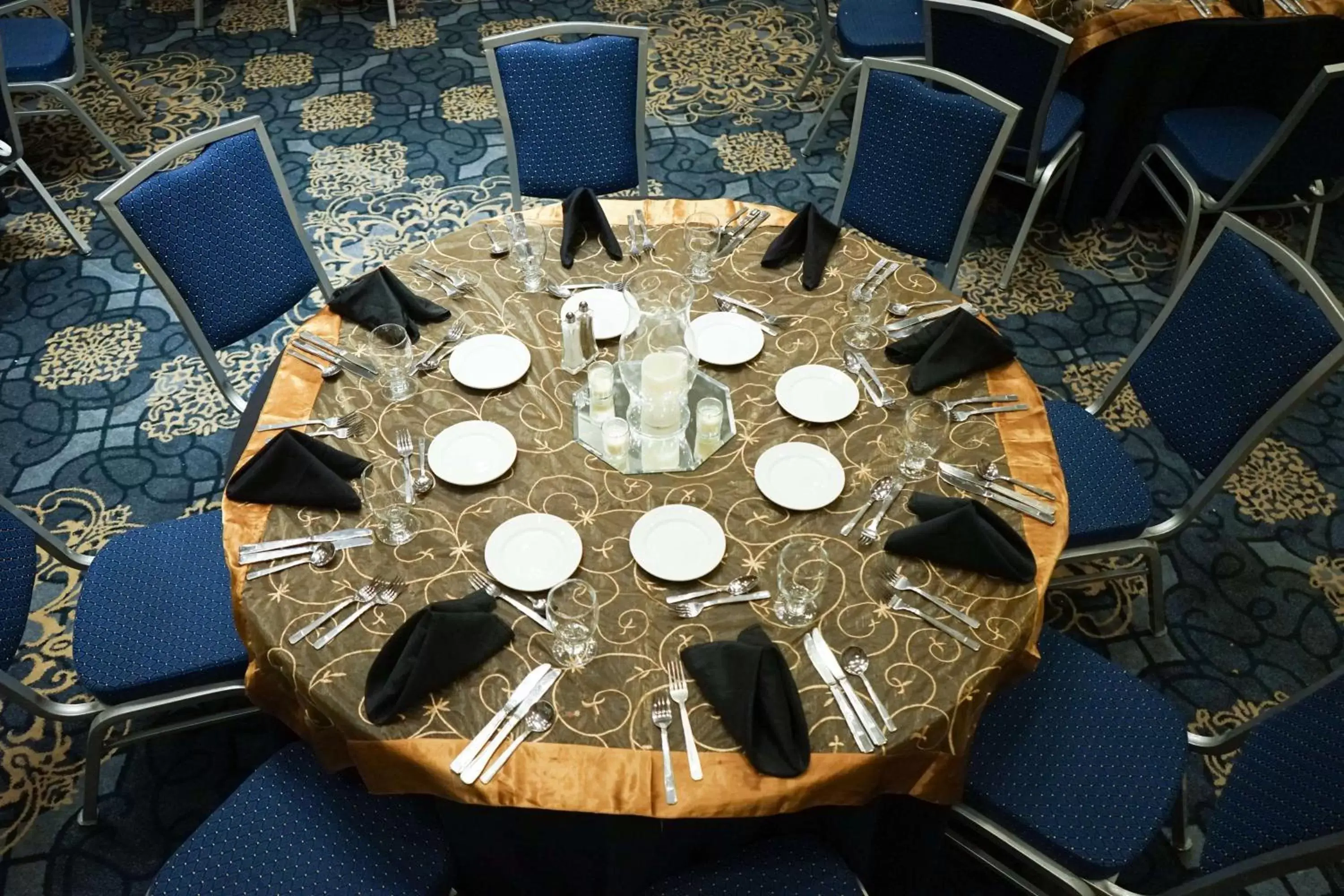 Meeting/conference room, Restaurant/Places to Eat in Hilton Palm Beach Airport