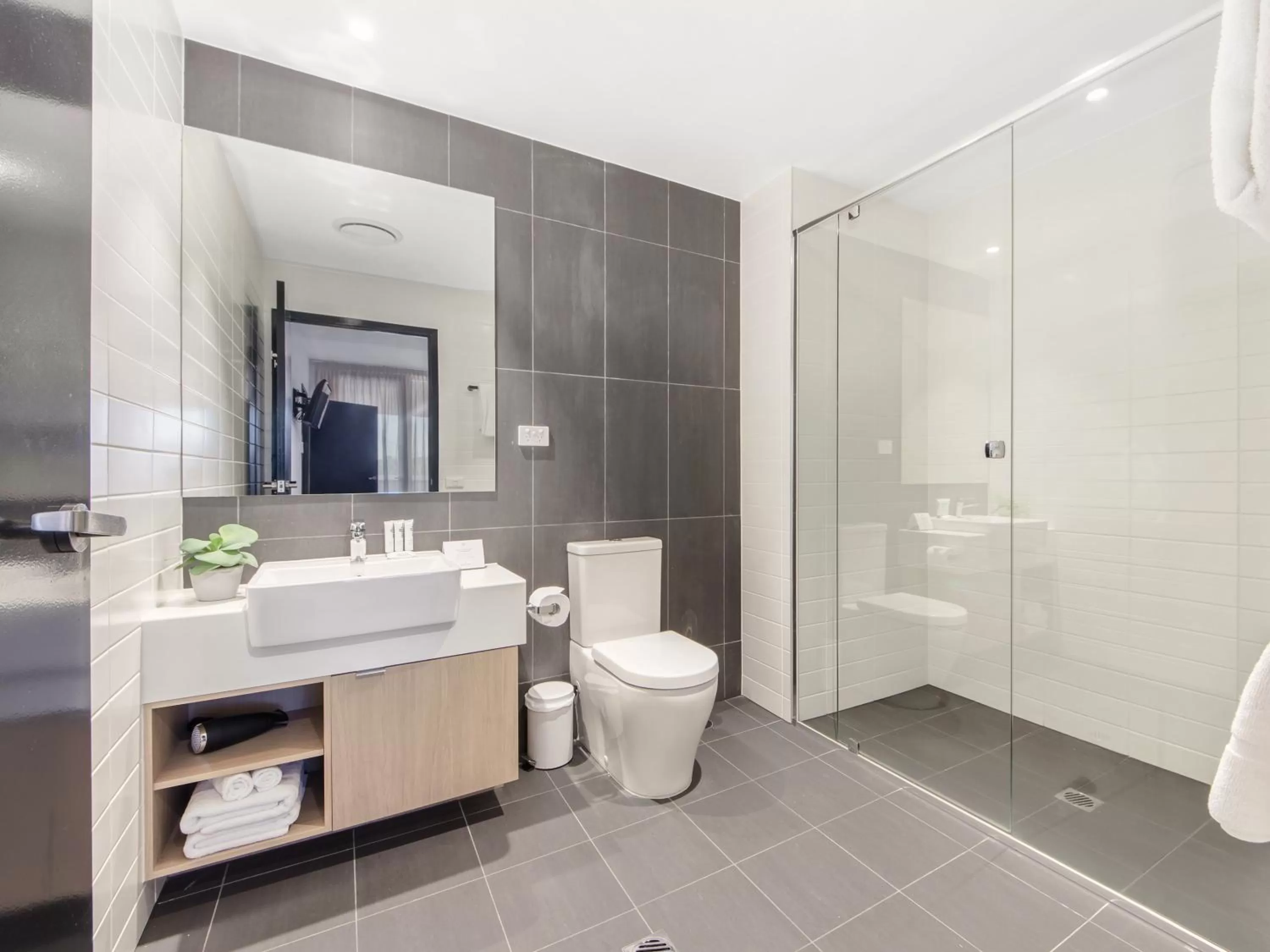 Shower in Quest Springfield Central