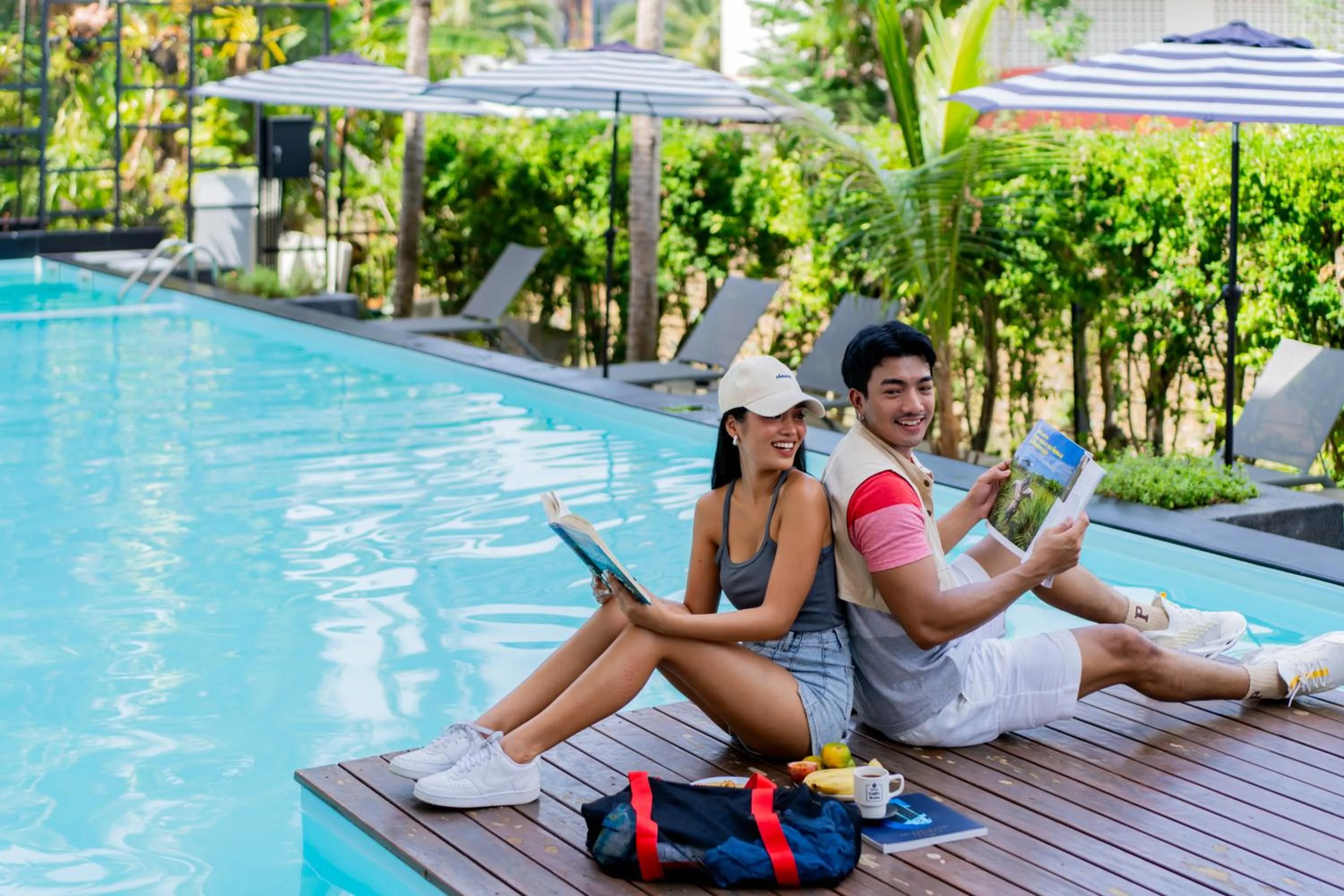 Swimming pool in Book a Bed Poshtel - SHA Plus